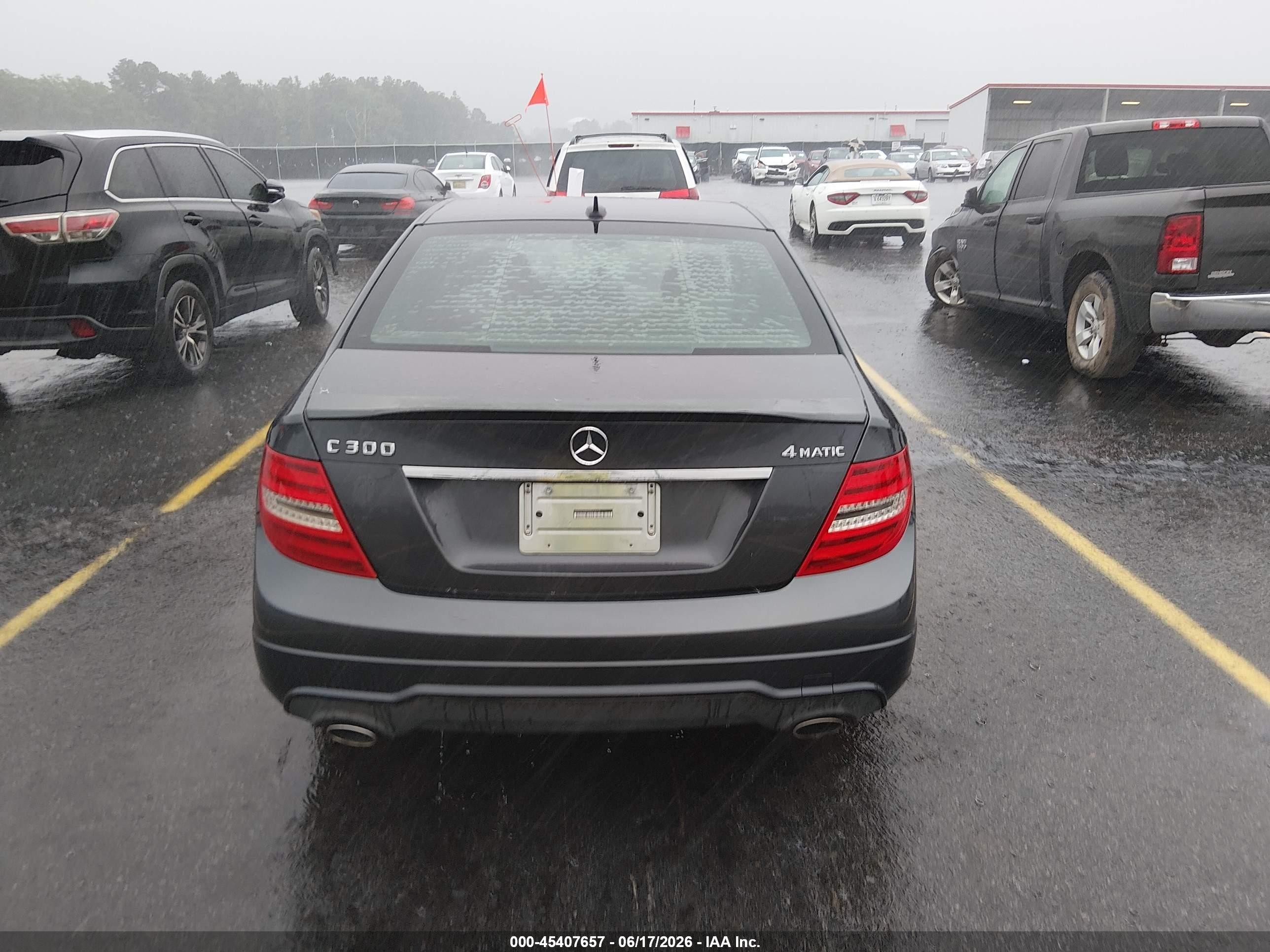2013 Mercedes-benz C 300 Sport 4matic Gray vin: WDDGF8AB3DR264316
