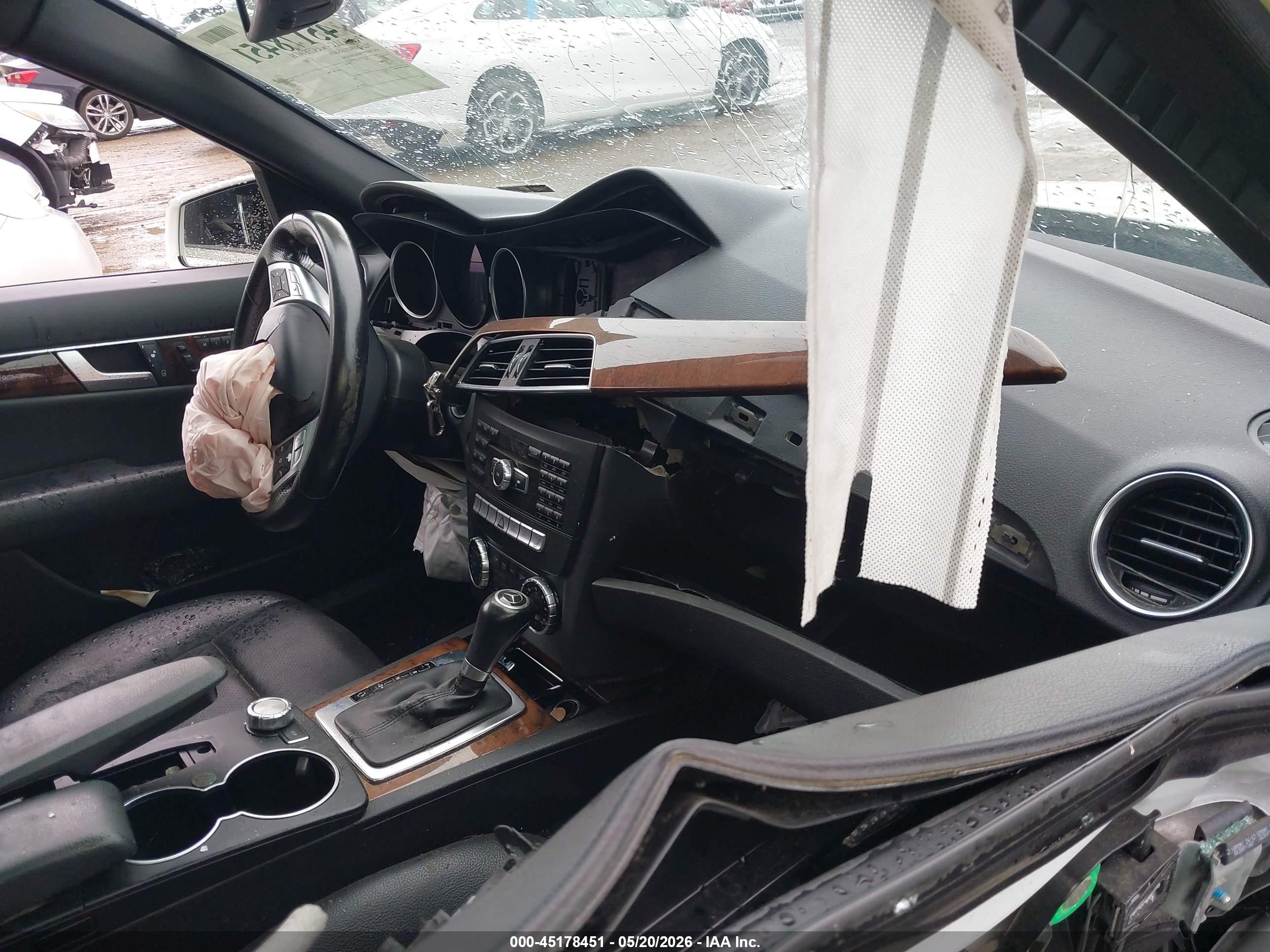 2013 Mercedes-benz C 300 Sport 4matic White vin: WDDGF8AB3DR266244