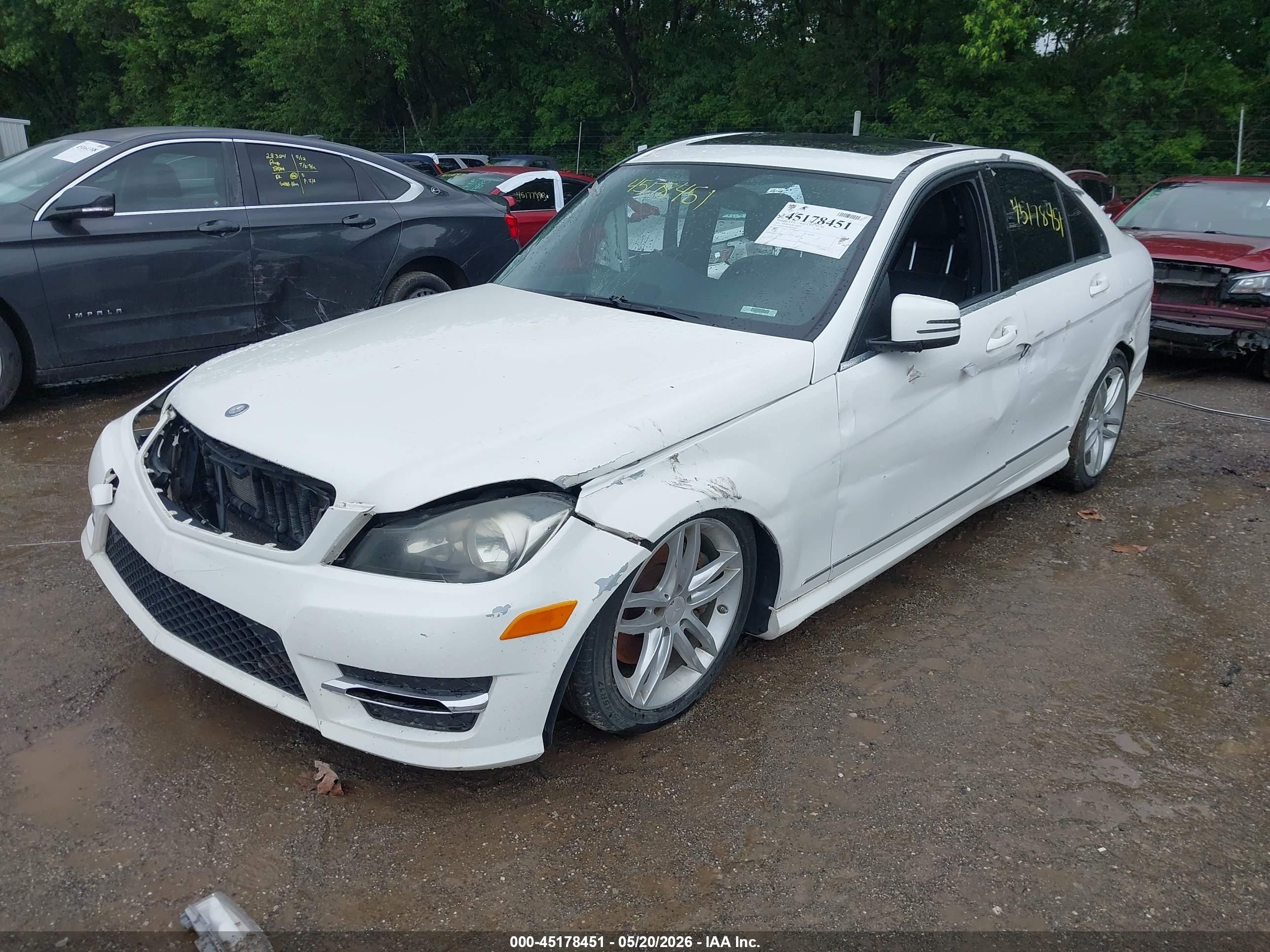 2013 Mercedes-benz C 300 Sport 4matic White vin: WDDGF8AB3DR266244
