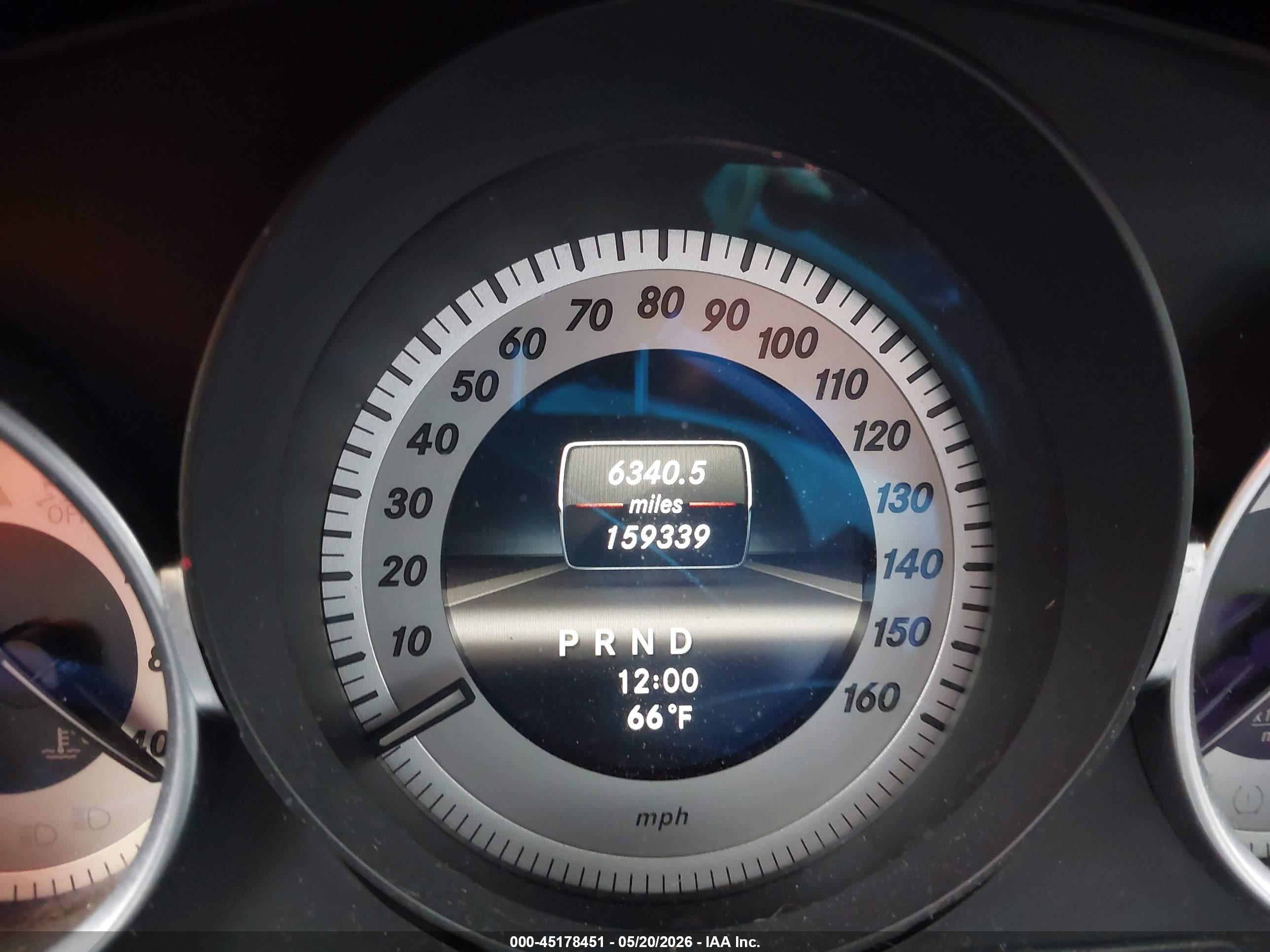 2013 Mercedes-benz C 300 Sport 4matic White vin: WDDGF8AB3DR266244