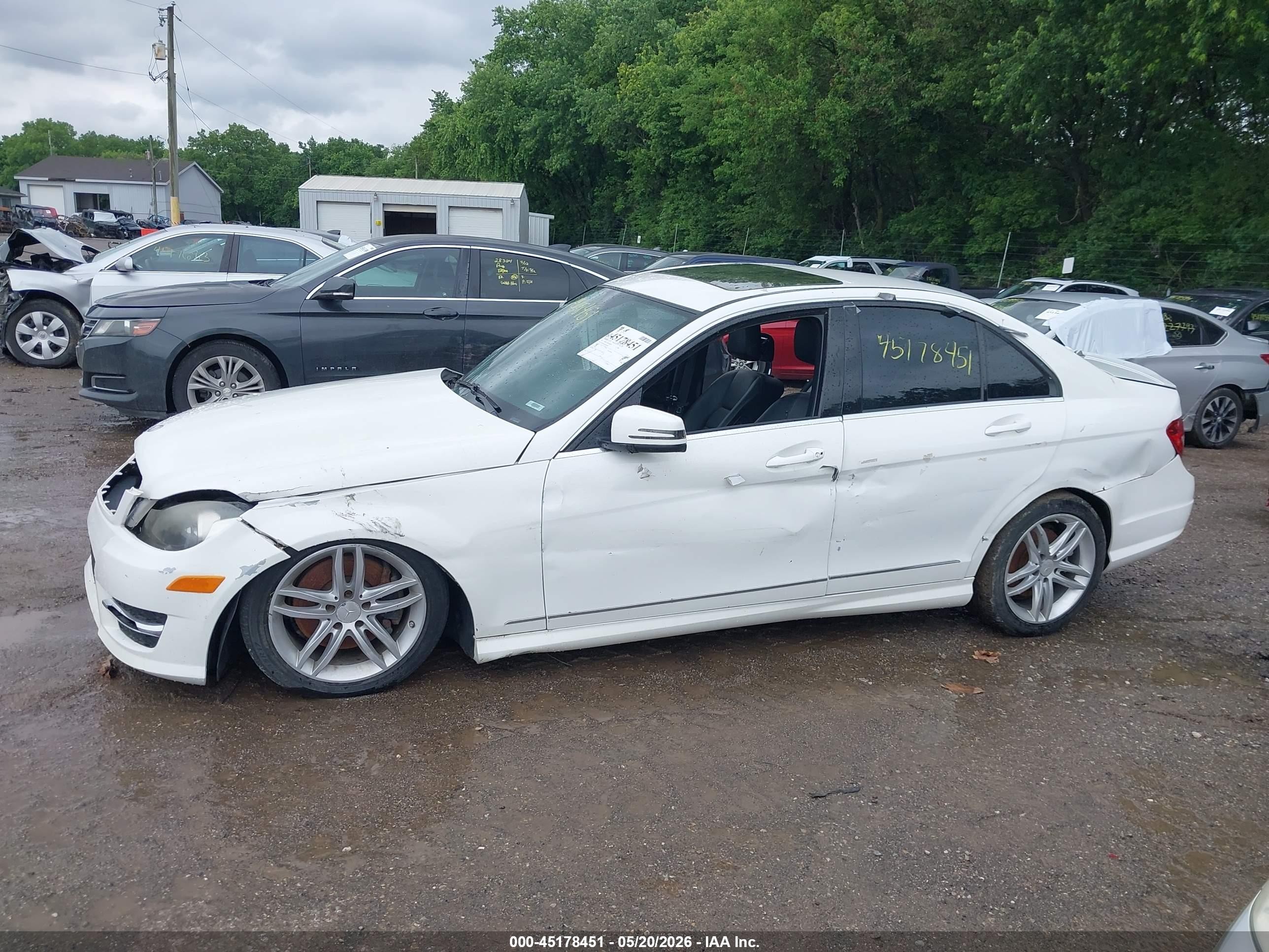2013 Mercedes-benz C 300 Sport 4matic White vin: WDDGF8AB3DR266244