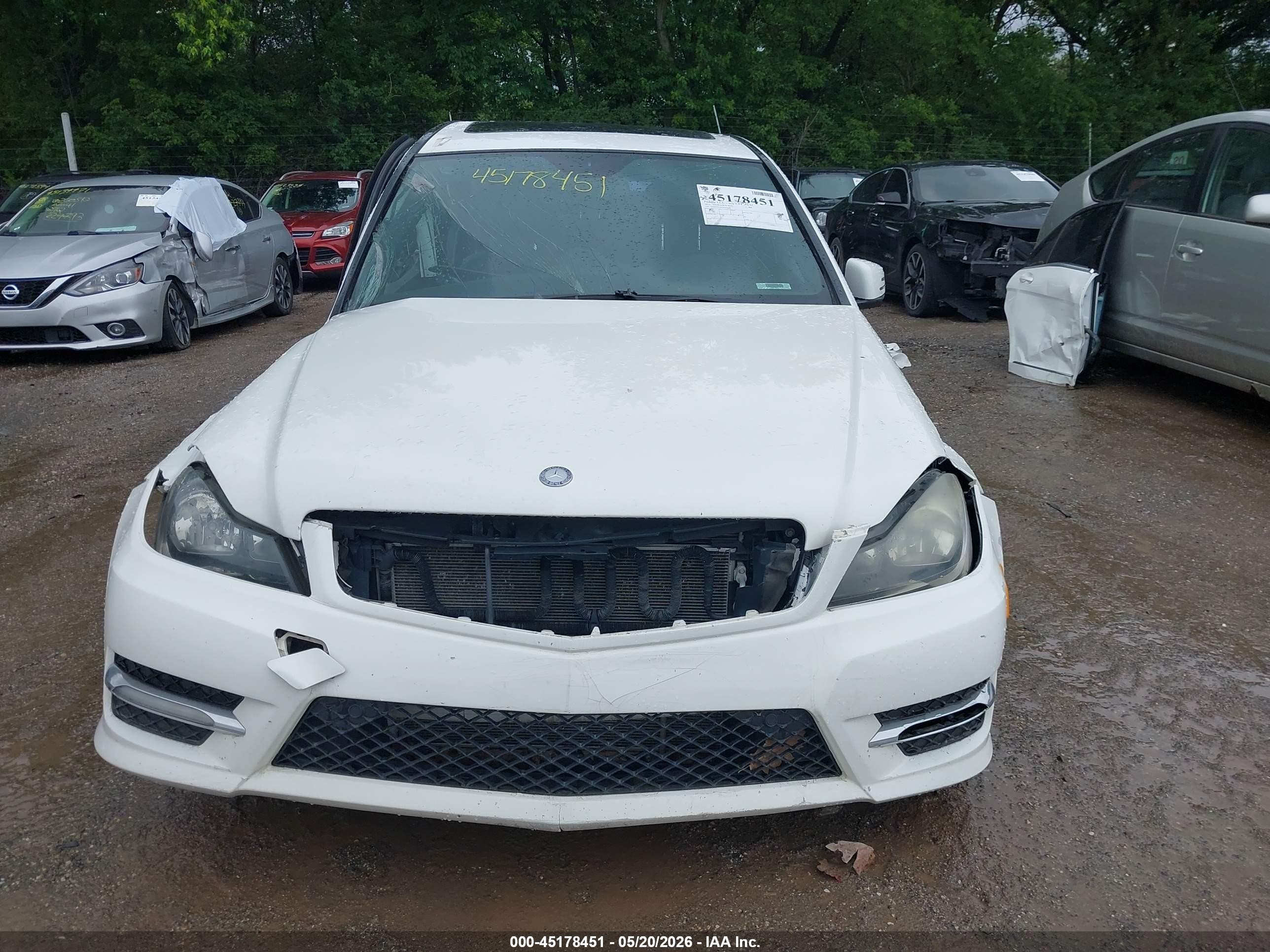 2013 Mercedes-benz C 300 Sport 4matic White vin: WDDGF8AB3DR266244