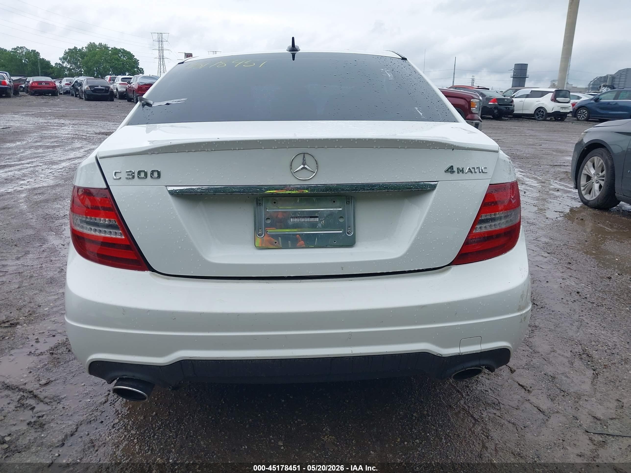 2013 Mercedes-benz C 300 Sport 4matic White vin: WDDGF8AB3DR266244
