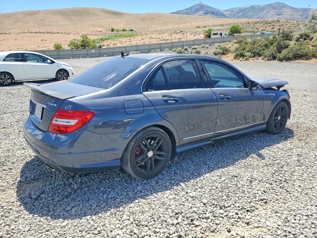 2013 Mercedes-benz C 300 4matic Charcoal vin: WDDGF8AB3DR267233