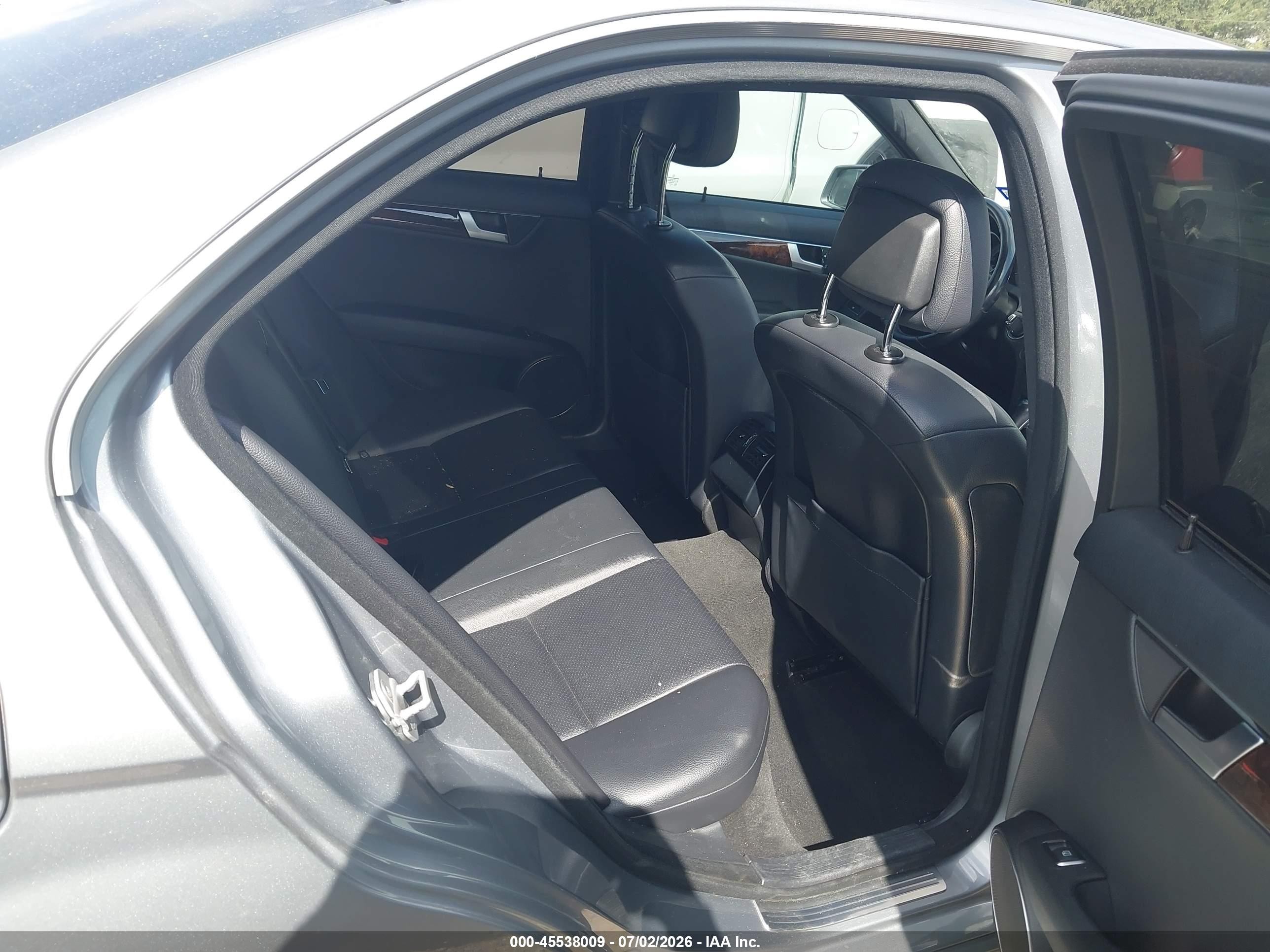 2013 Mercedes-benz C 300 Sport 4matic Gray vin: WDDGF8AB3DR268317
