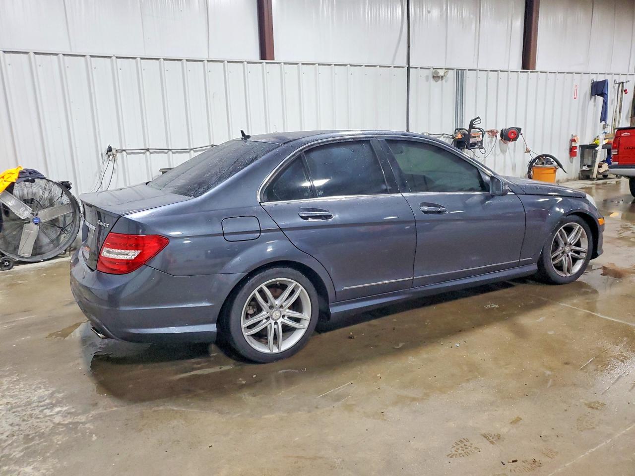 2013 Mercedes-benz C 300 4matic Charcoal vin: WDDGF8AB3DR279561
