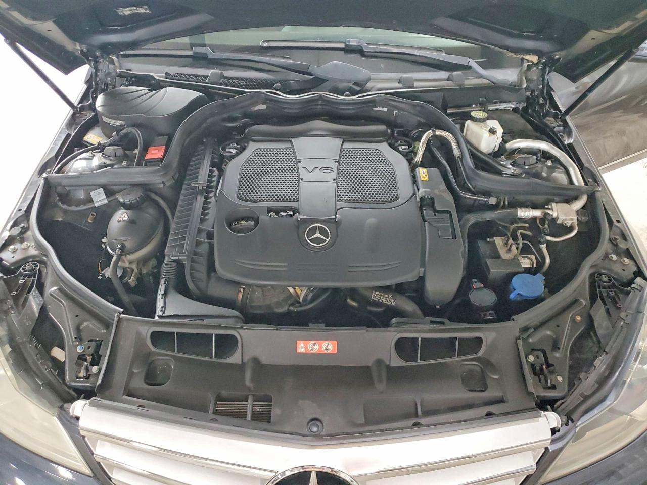 2013 Mercedes-benz C 300 4matic Charcoal vin: WDDGF8AB3DR279561