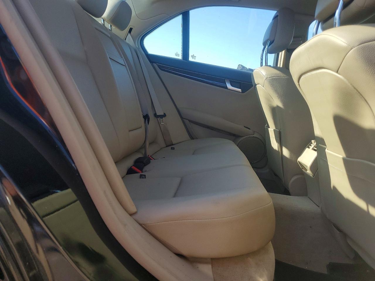 2013 Mercedes-benz C 300 4matic Черный vin: WDDGF8AB3DR286705