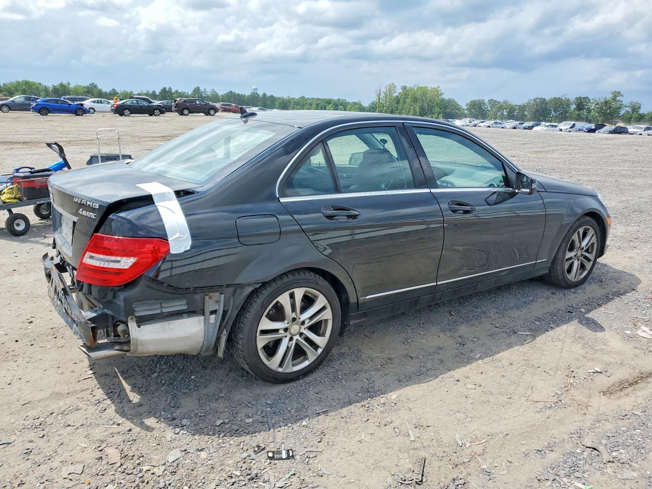 2013 Mercedes-benz C 300 4matic Черный vin: WDDGF8AB3DR291239