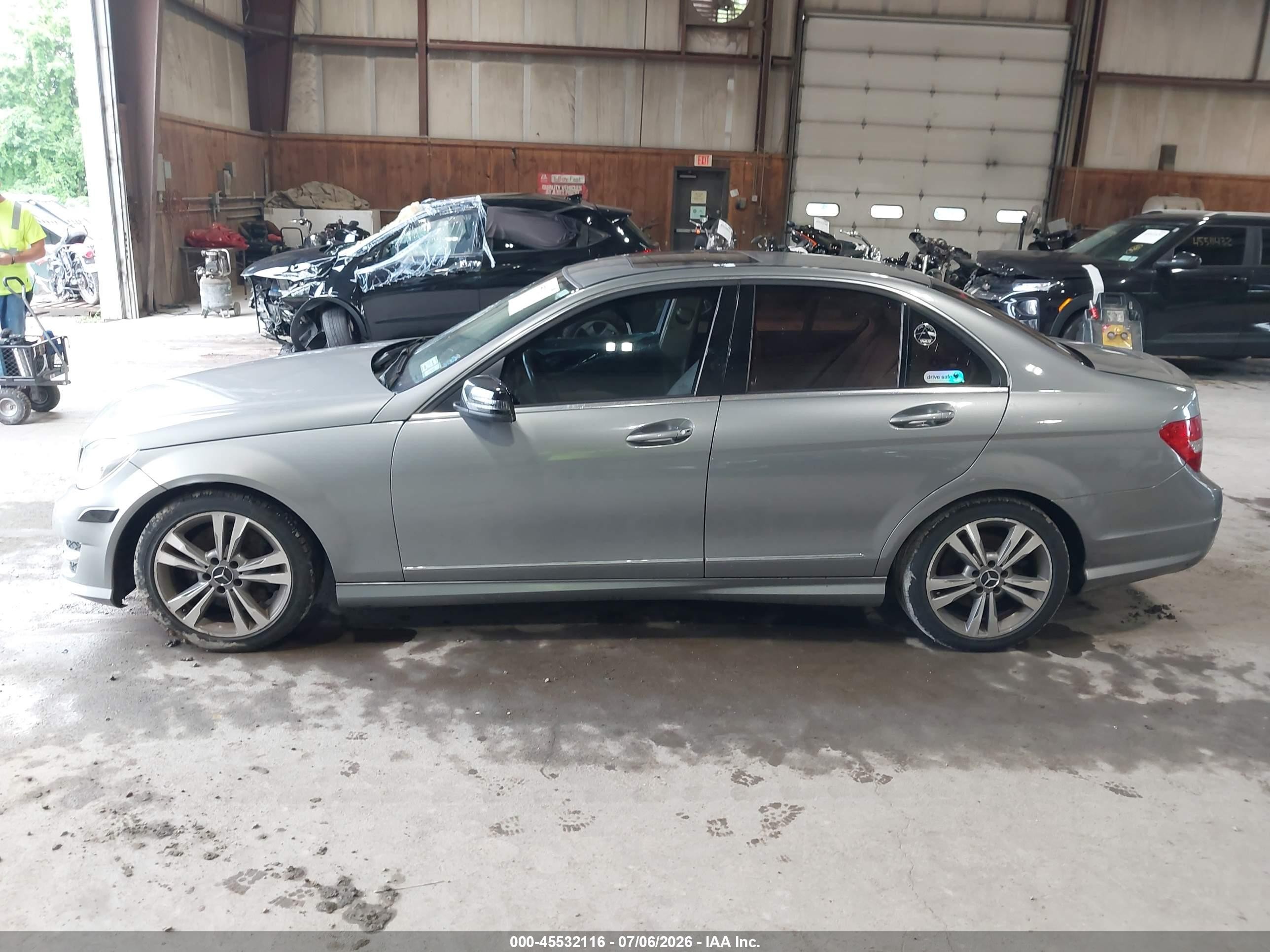 2013 Mercedes-benz C 300 Sport 4matic Gray vin: WDDGF8AB3DR294710