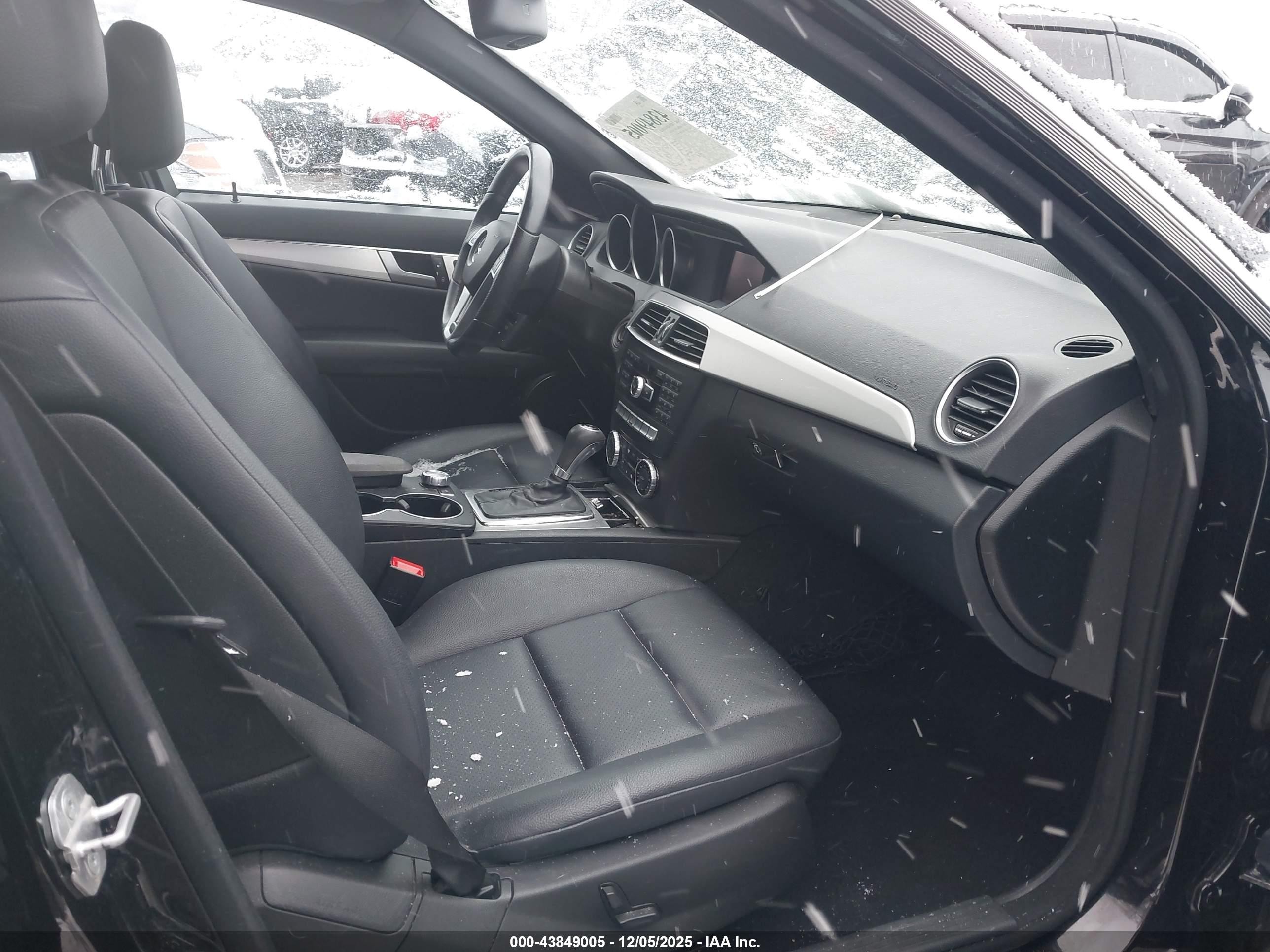 2013 Mercedes-benz C 300 Sport 4matic Black vin: WDDGF8AB3DR296229
