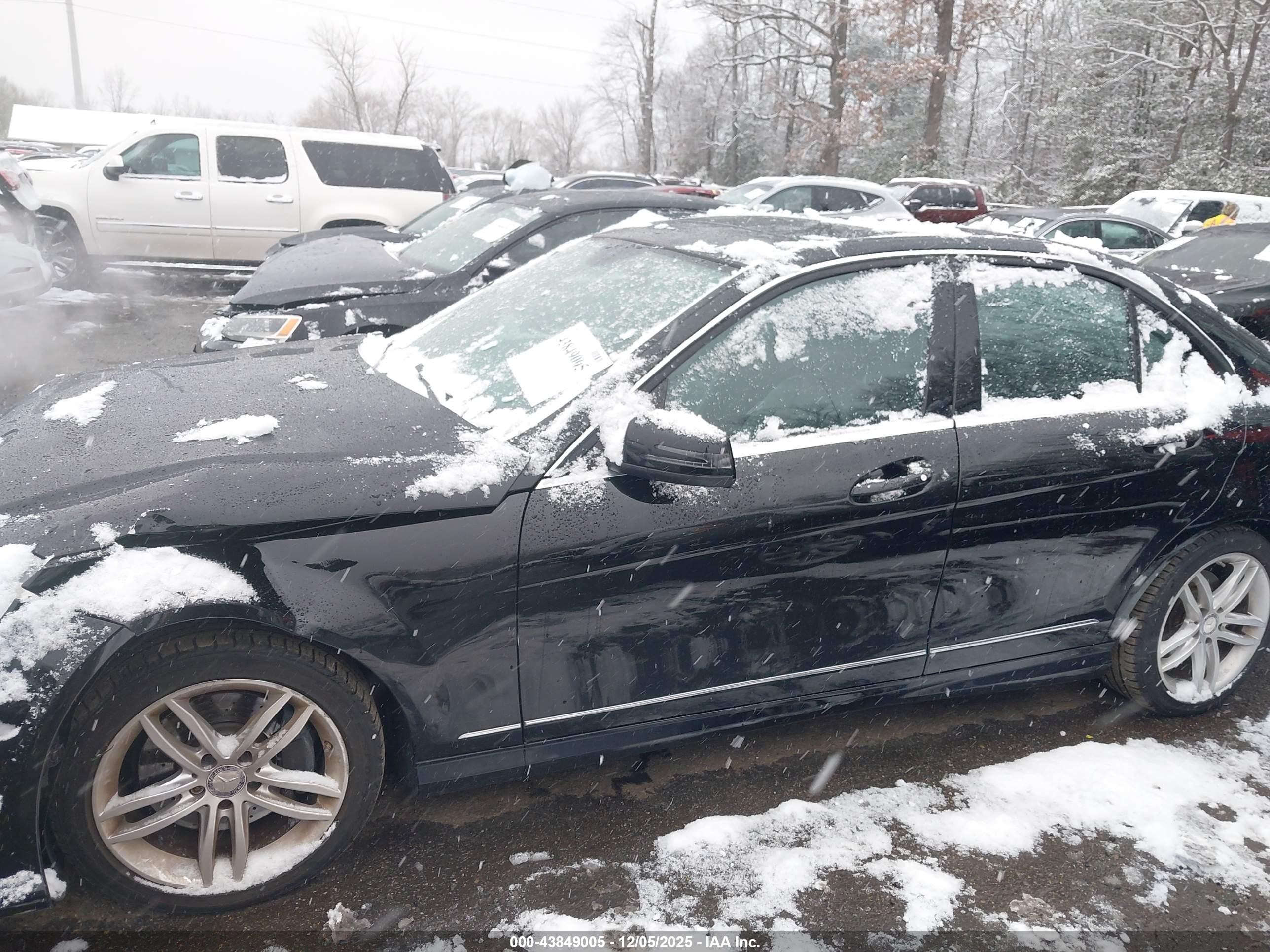 2013 Mercedes-benz C 300 Sport 4matic Black vin: WDDGF8AB3DR296229
