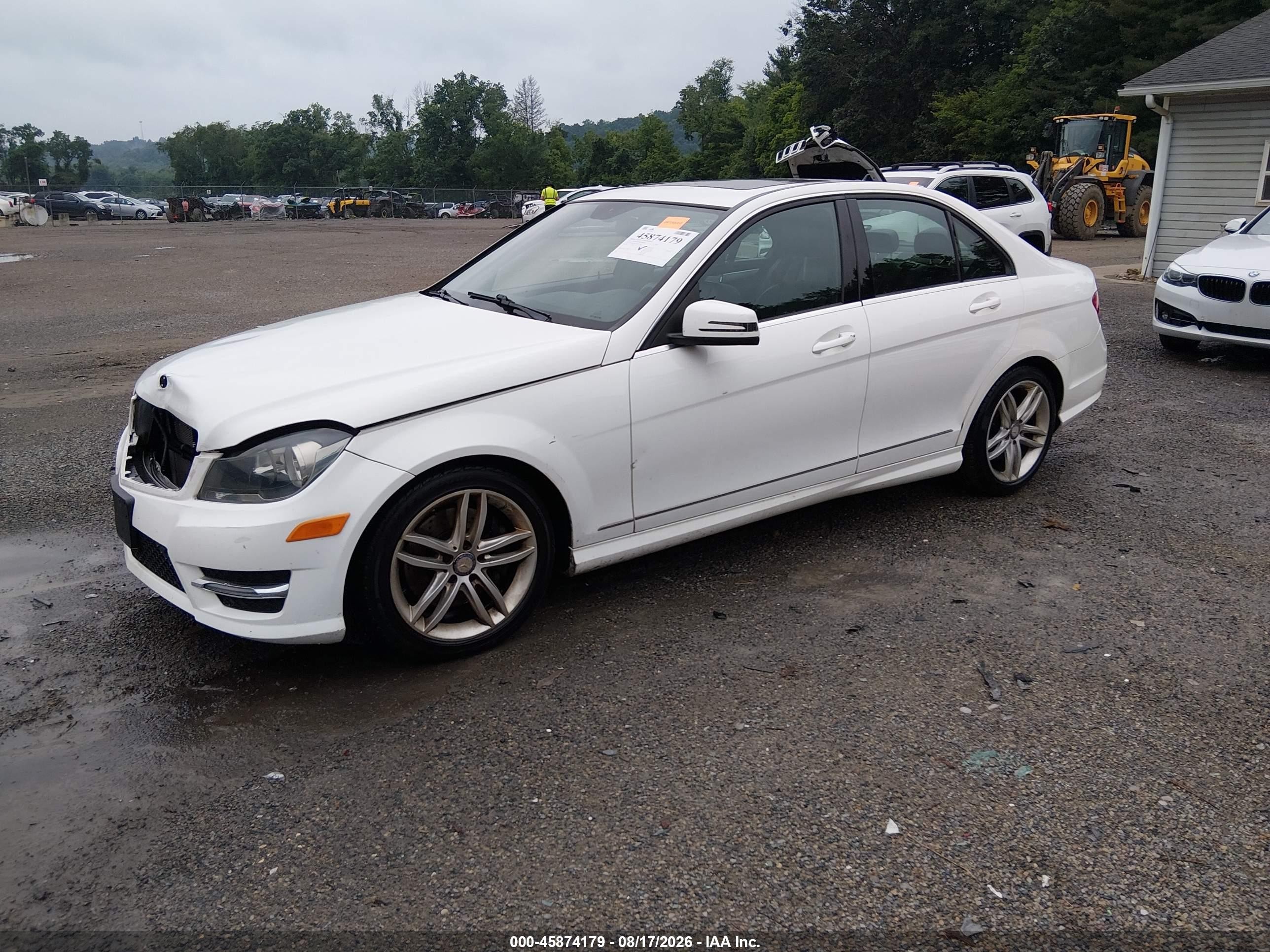 2013 Mercedes-benz C 300 Sport 4matic White vin: WDDGF8AB3DR296568