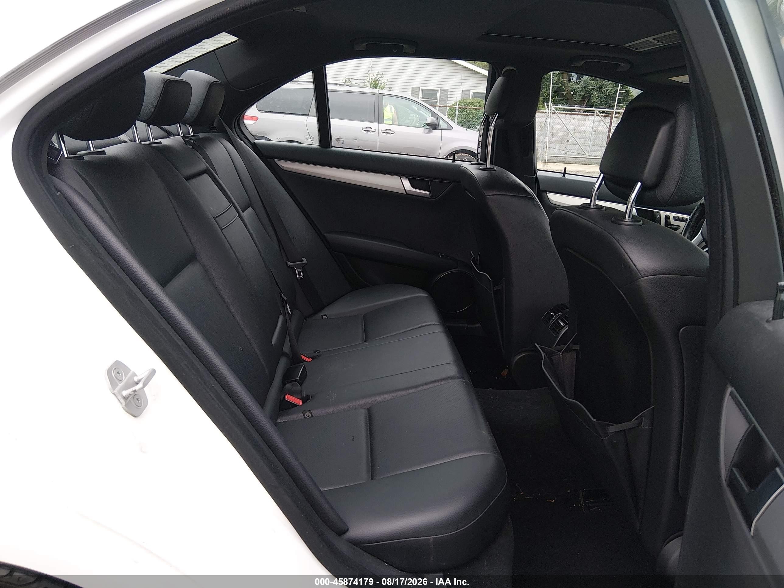 2013 Mercedes-benz C 300 Sport 4matic White vin: WDDGF8AB3DR296568