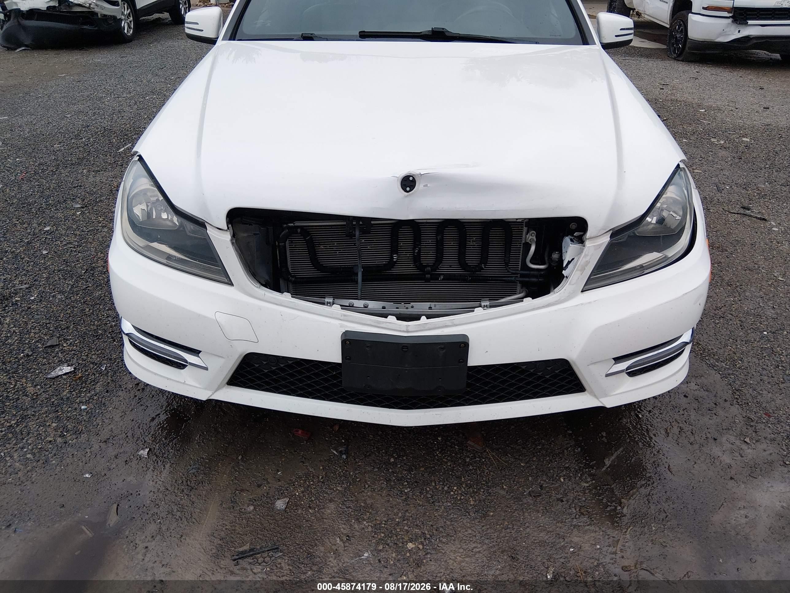 2013 Mercedes-benz C 300 Sport 4matic White vin: WDDGF8AB3DR296568