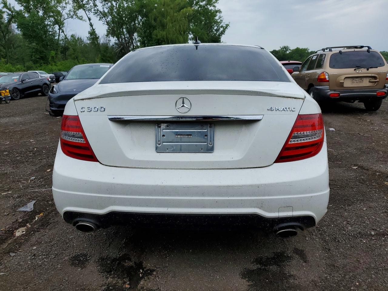 2014 Mercedes-benz C 300 4matic White vin: WDDGF8AB3EA922247