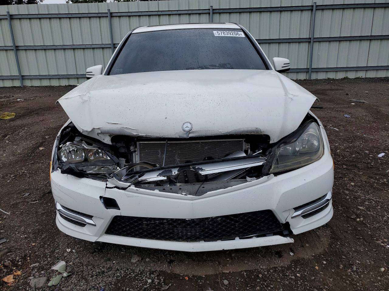 2014 Mercedes-benz C 300 4matic White vin: WDDGF8AB3EA922247