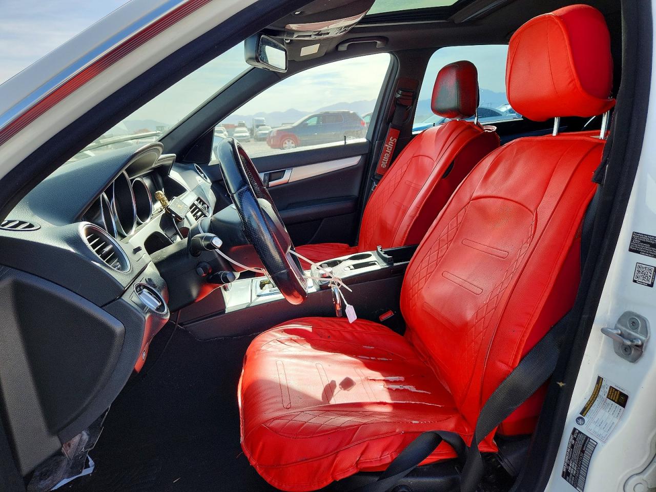 2014 Mercedes-benz C 300 4matic Белый vin: WDDGF8AB3EA942630