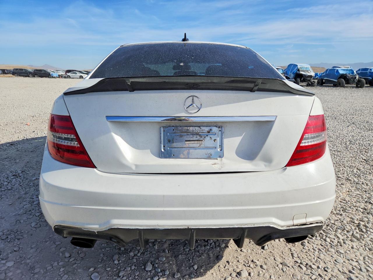 2014 Mercedes-benz C 300 4matic Белый vin: WDDGF8AB3EA942630