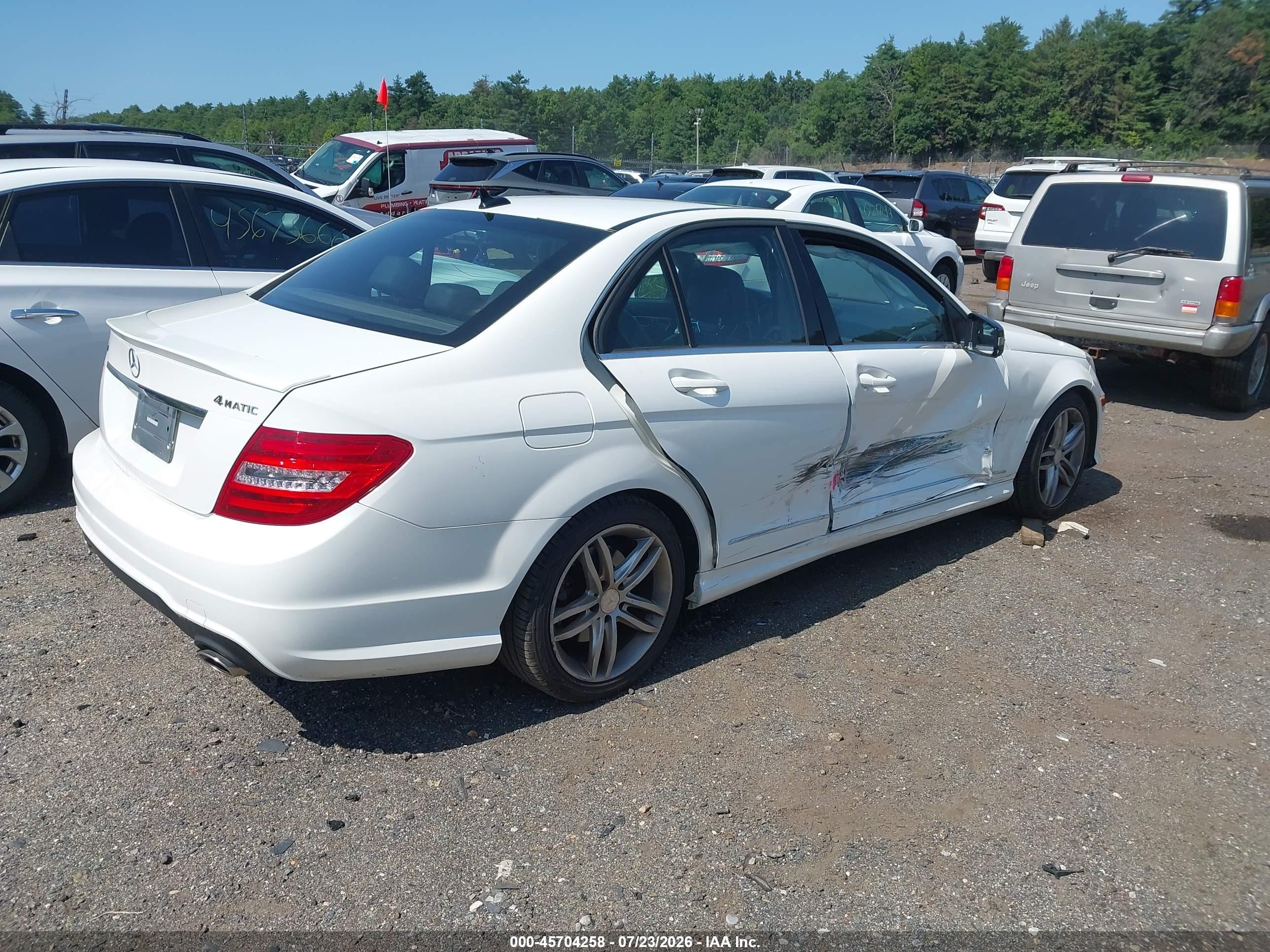 2014 Mercedes-benz C 300 Sport 4matic Белый vin: WDDGF8AB3ER307084