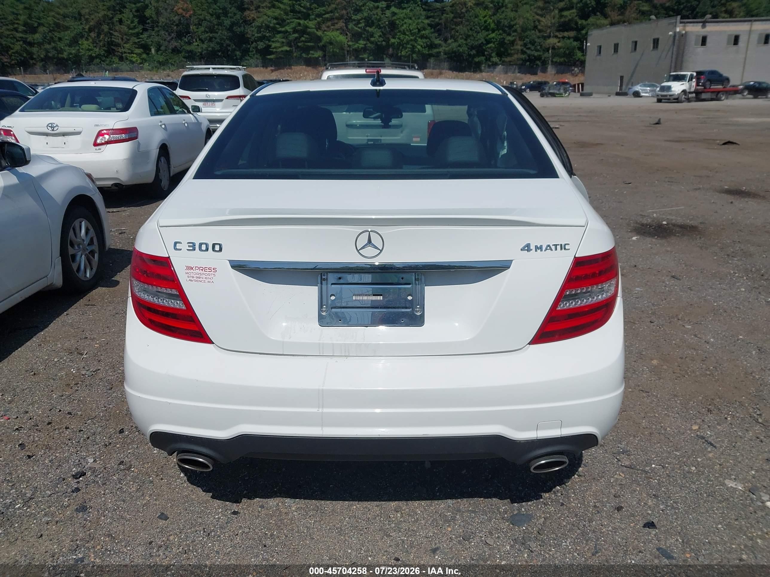 2014 Mercedes-benz C 300 Sport 4matic Белый vin: WDDGF8AB3ER307084