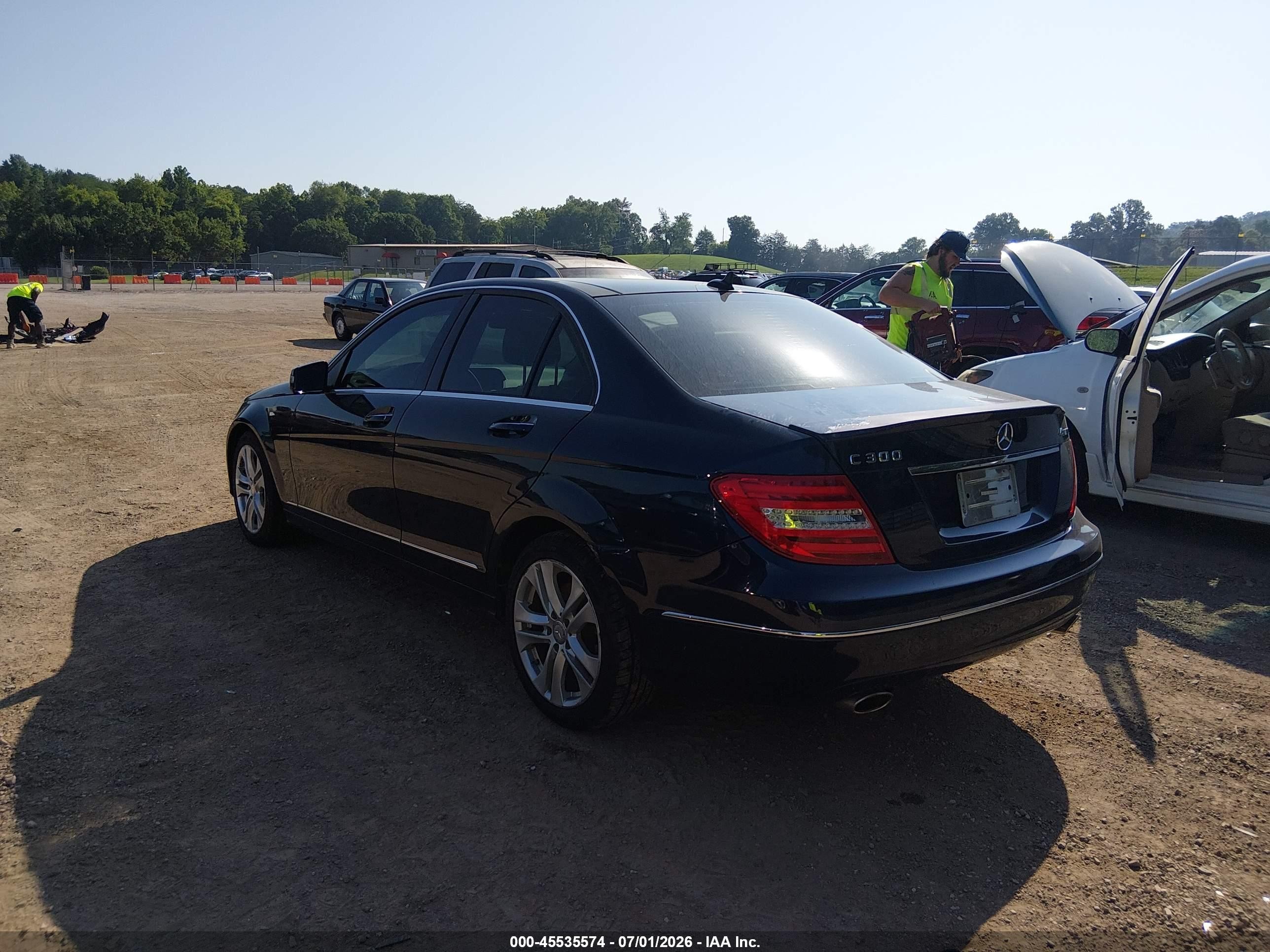 2014 Mercedes-benz C 300 Luxury 4matic Blue vin: WDDGF8AB3ER307215