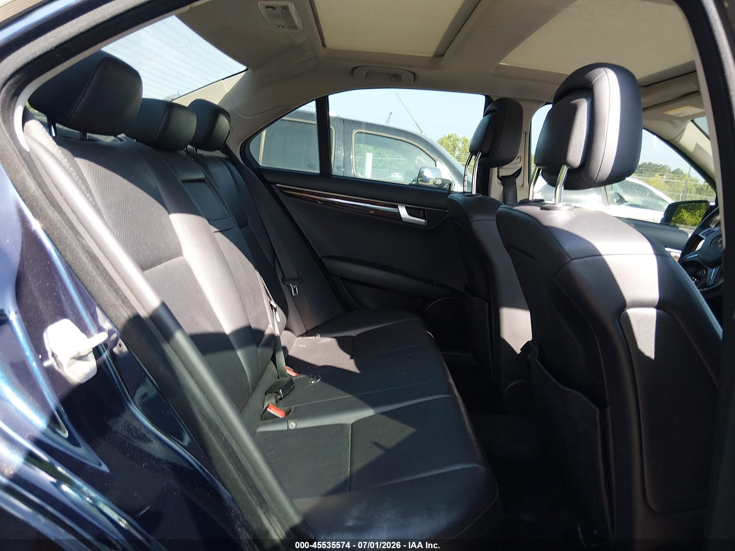 2014 Mercedes-benz C 300 Luxury 4matic Blue vin: WDDGF8AB3ER307215