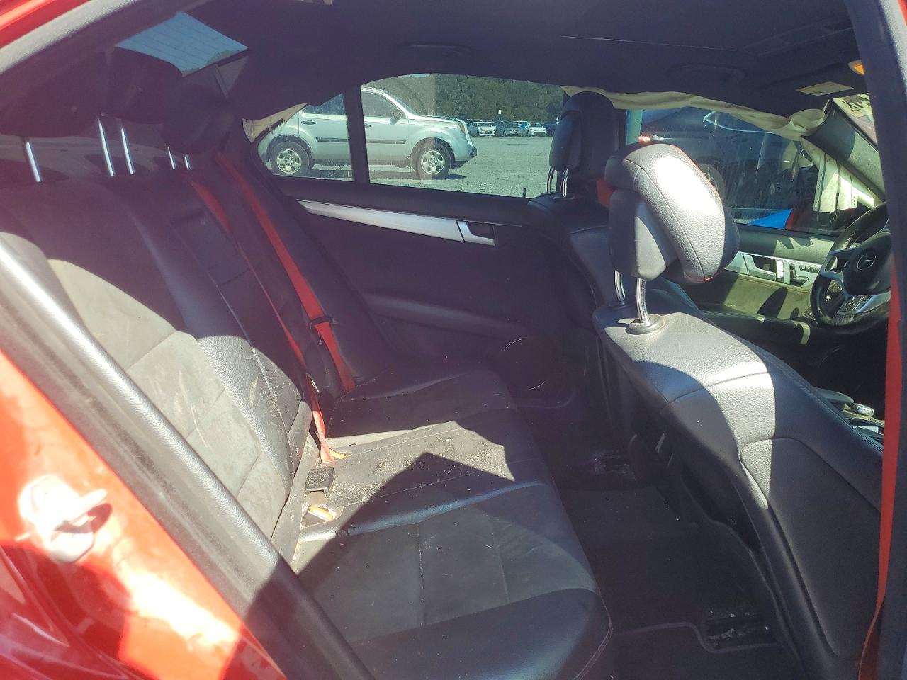 2013 Mercedes-benz C 300 4matic Red vin: WDDGF8AB4DA776391