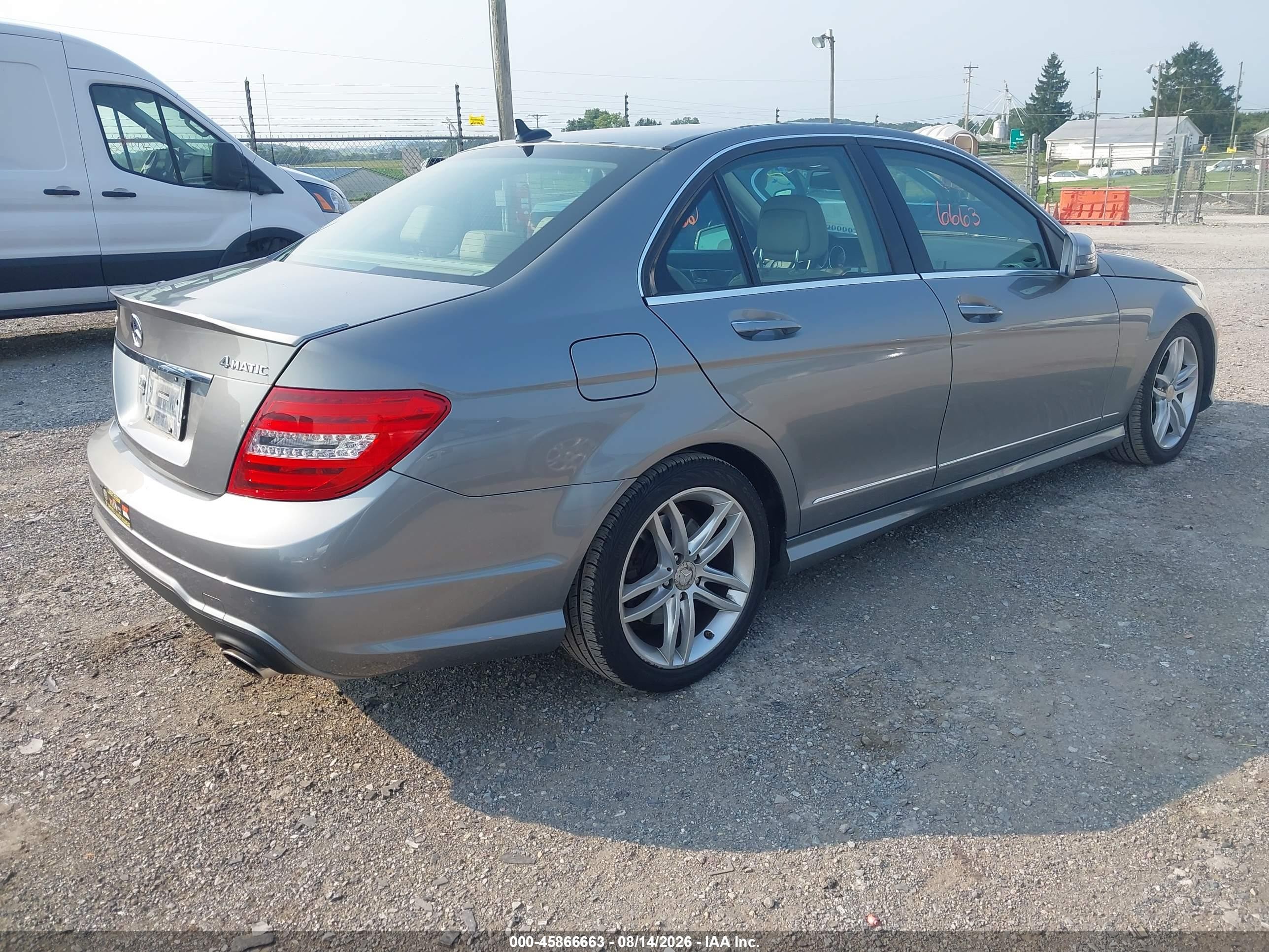 2013 Mercedes-benz C 300 Sport 4matic Silver vin: WDDGF8AB4DA786161