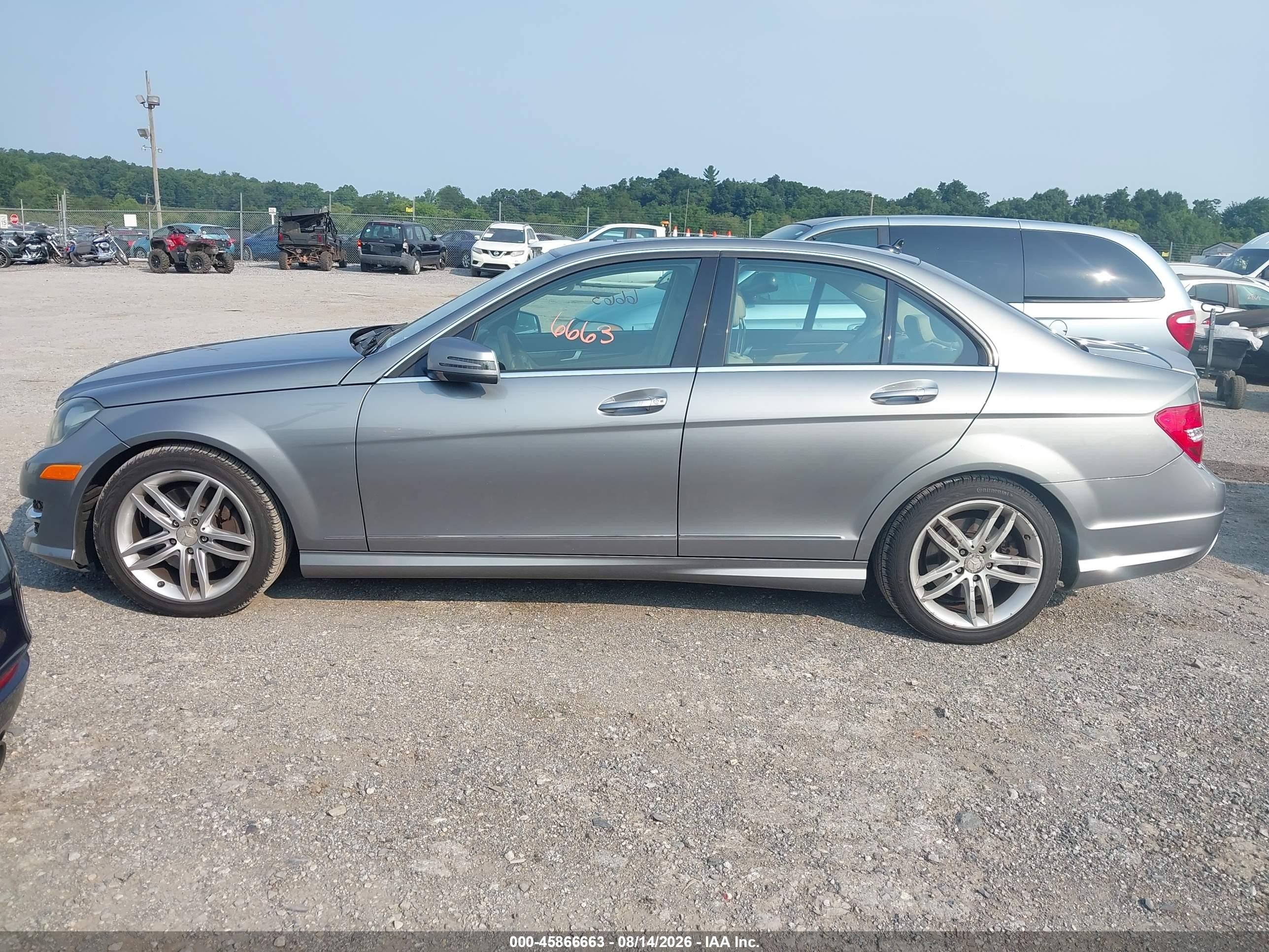 2013 Mercedes-benz C 300 Sport 4matic Silver vin: WDDGF8AB4DA786161
