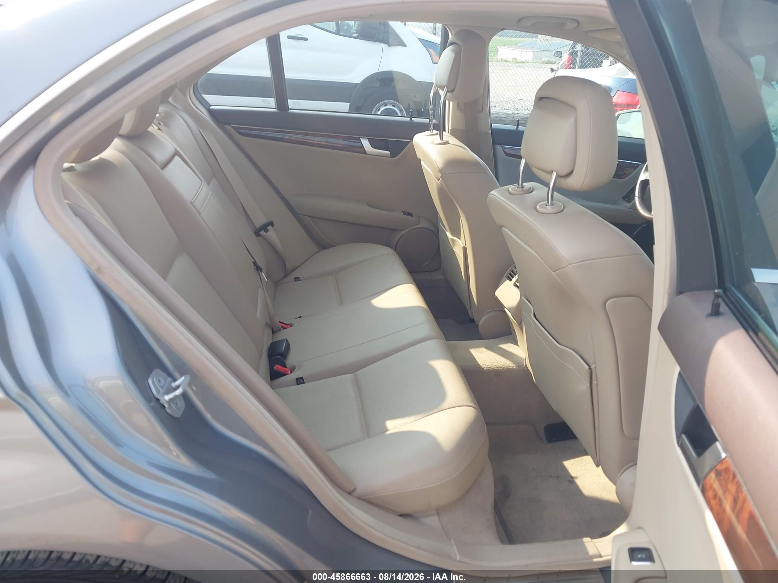 2013 Mercedes-benz C 300 Sport 4matic Silver vin: WDDGF8AB4DA786161