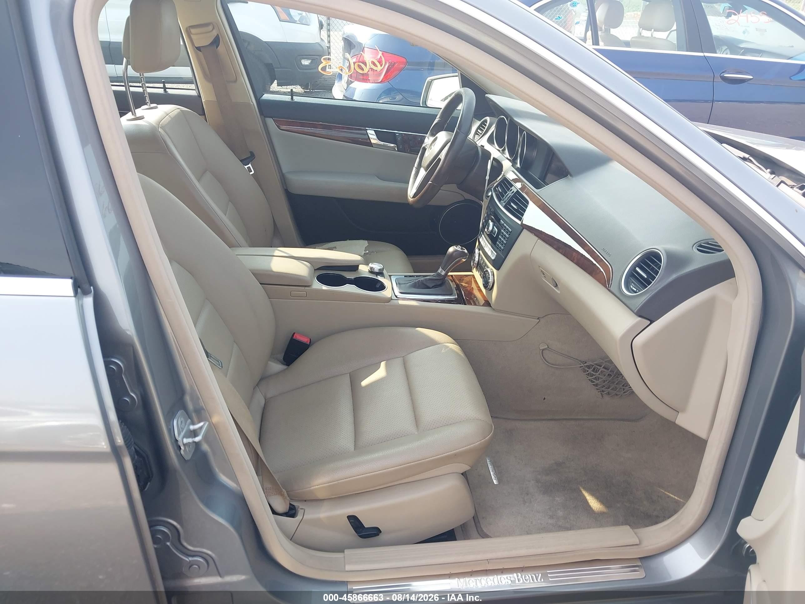 2013 Mercedes-benz C 300 Sport 4matic Silver vin: WDDGF8AB4DA786161