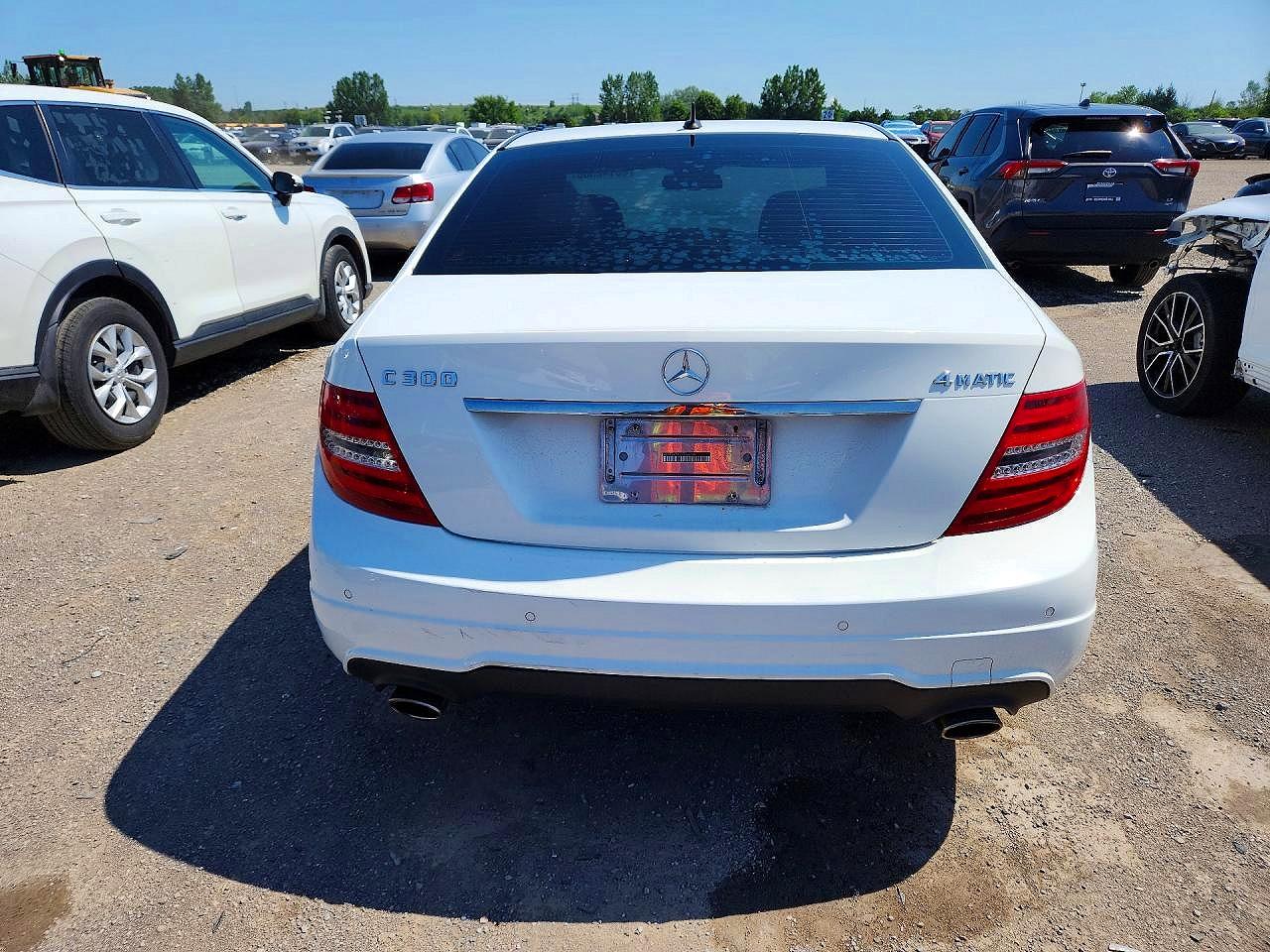 2013 Mercedes-benz C 300 4matic Белый vin: WDDGF8AB4DA788198