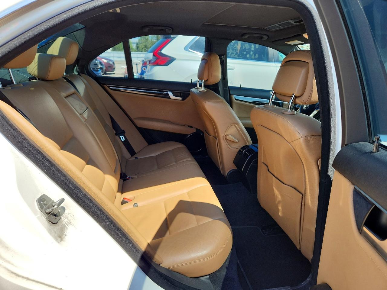 2013 Mercedes-benz C 300 4matic Белый vin: WDDGF8AB4DA788198