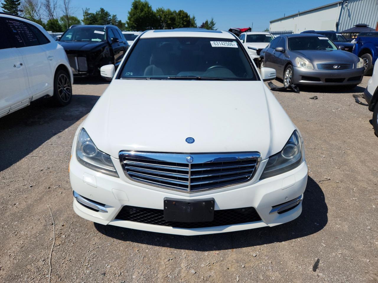 2013 Mercedes-benz C 300 4matic Белый vin: WDDGF8AB4DA788198