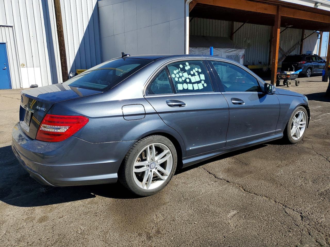 2013 Mercedes Benz 300 Gray vin: WDDGF8AB4DA789030