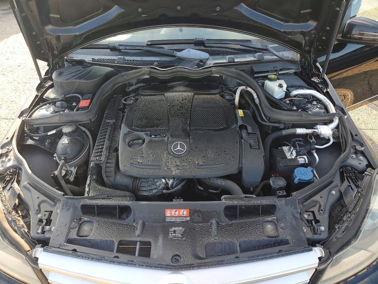 2013 Mercedes-benz C 300 4matic Black vin: WDDGF8AB4DA835827