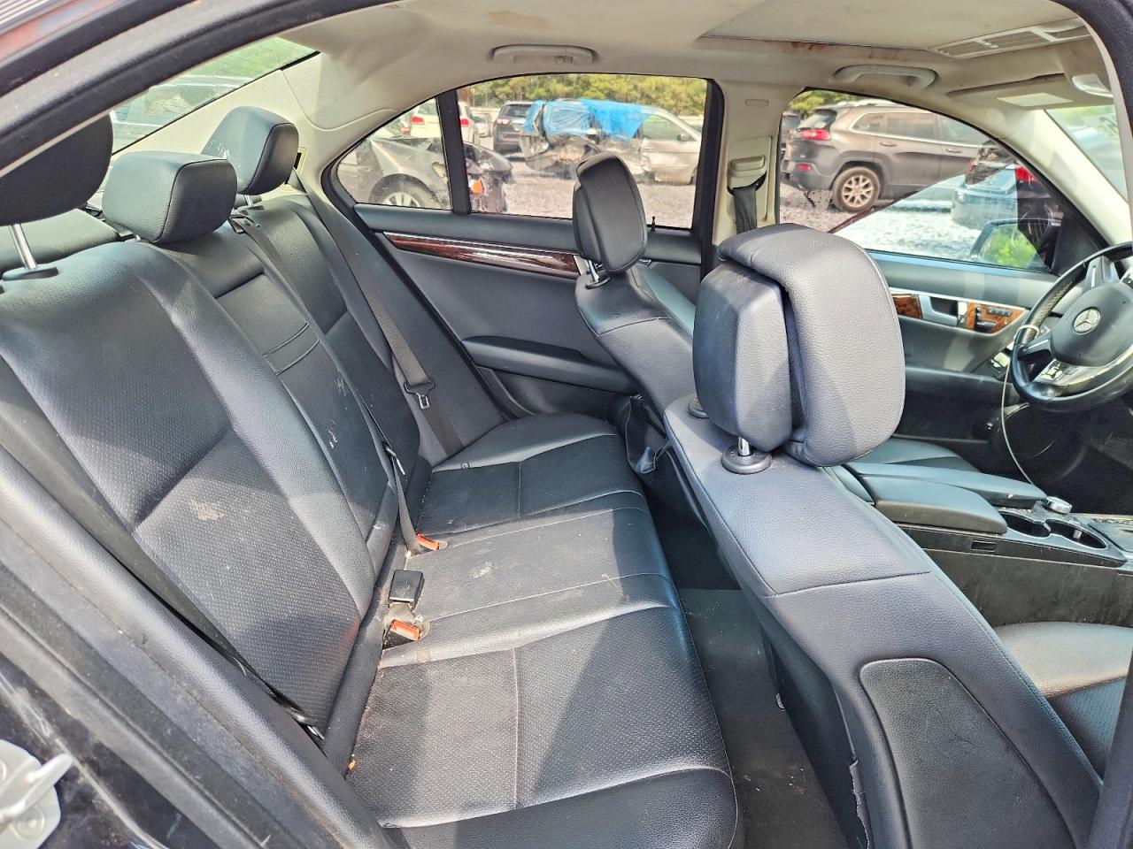 2013 Mercedes-benz C 300 4matic Charcoal vin: WDDGF8AB4DG128370