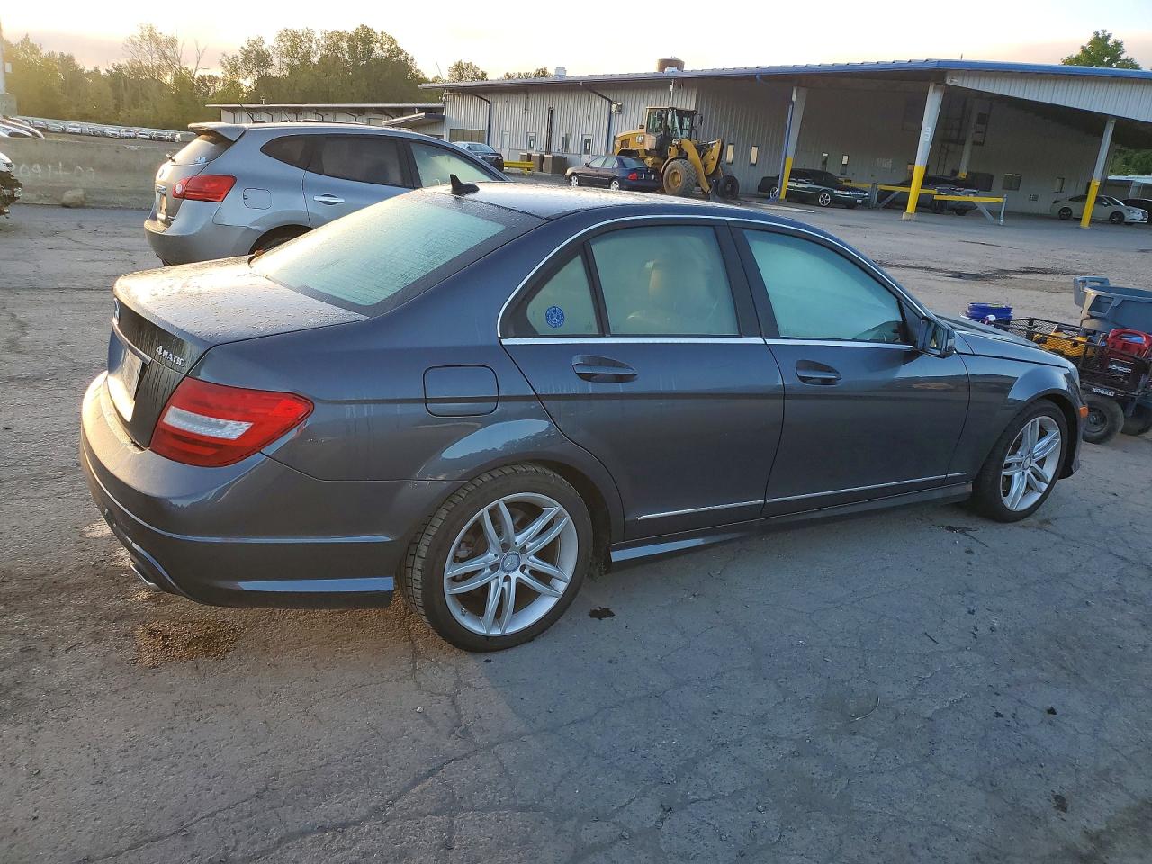 2013 Mercedes-benz C 300 4matic Charcoal vin: WDDGF8AB4DG141040