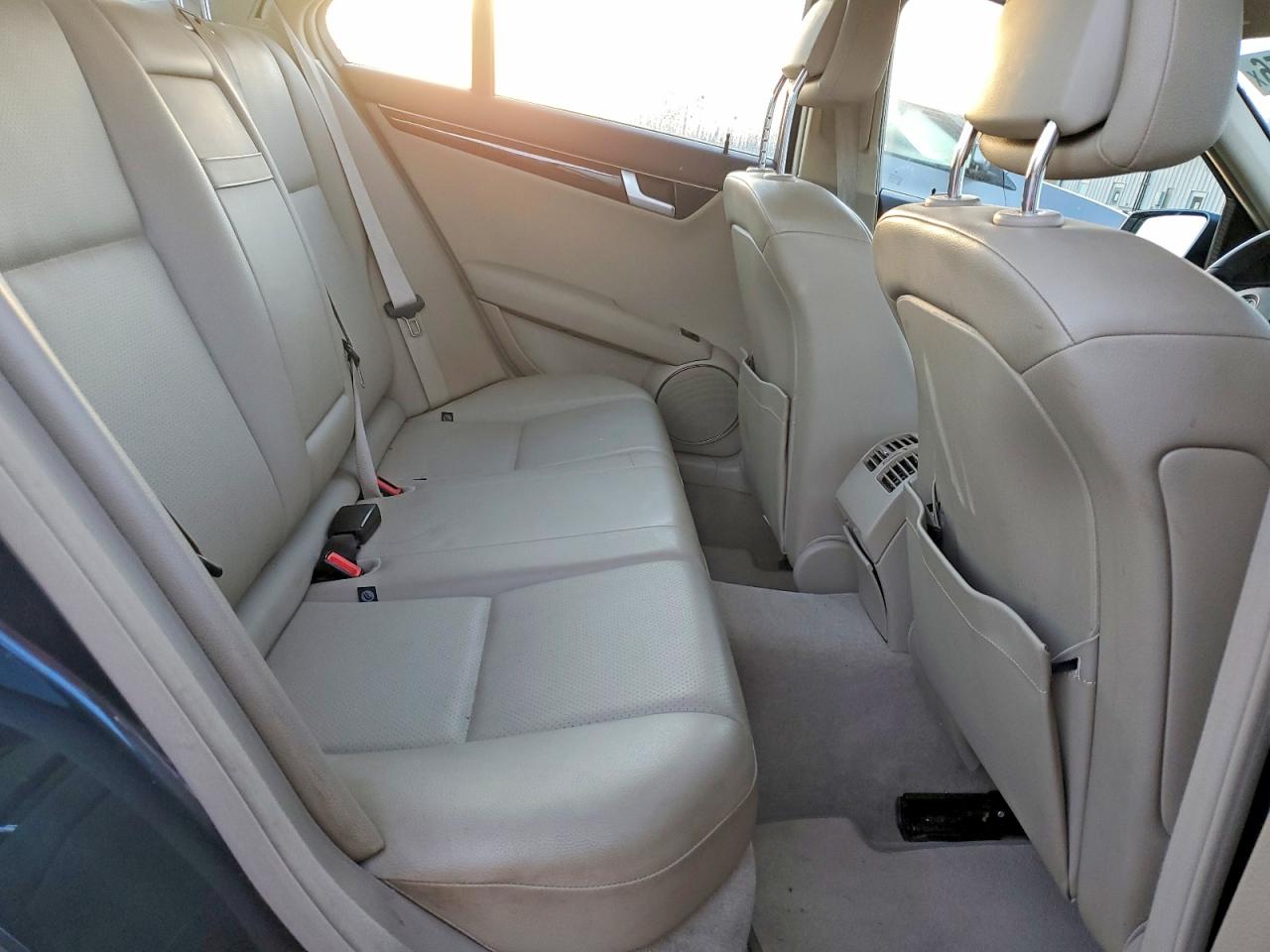 2013 Mercedes-benz C 300 4matic Charcoal vin: WDDGF8AB4DG141040