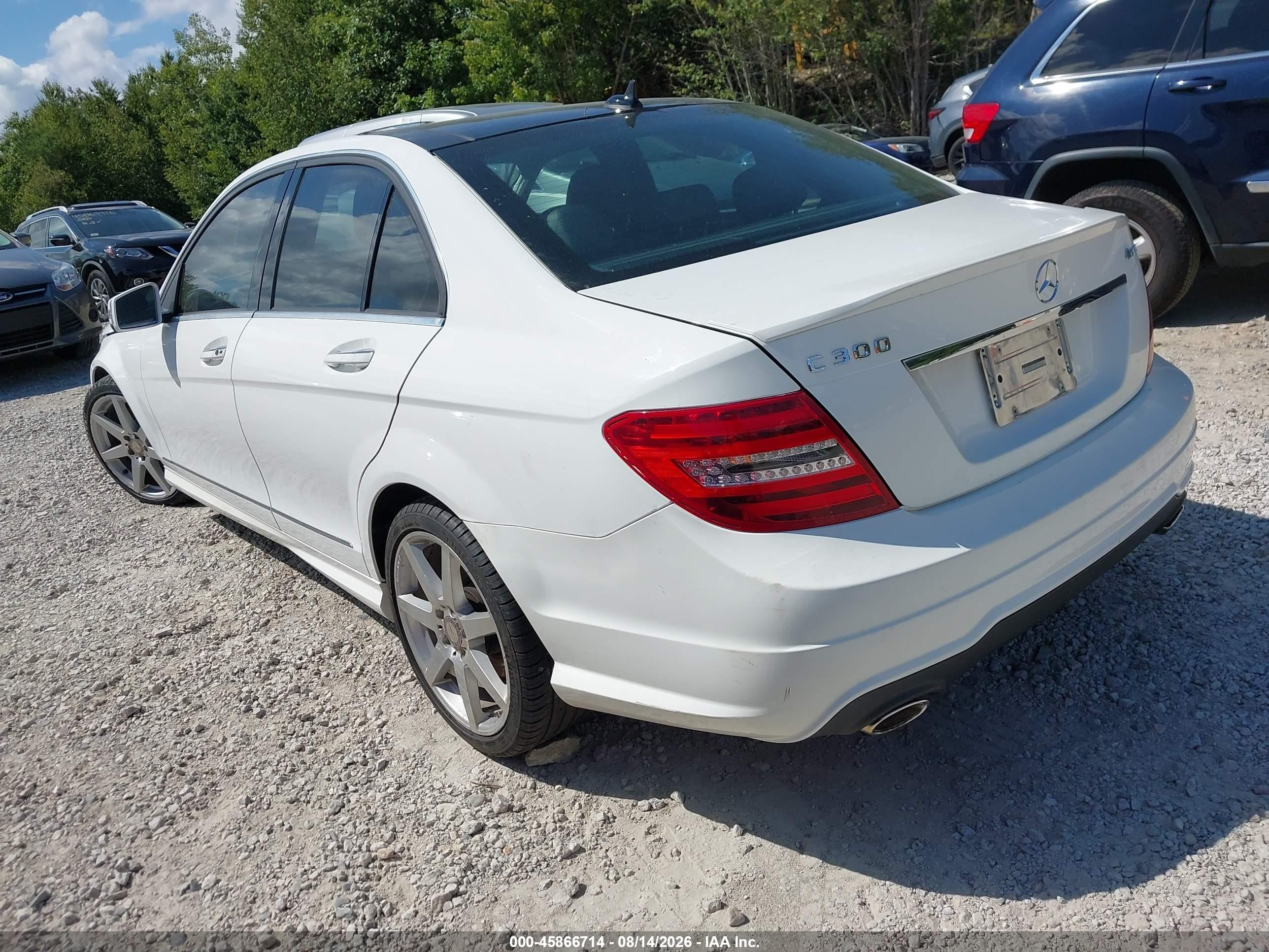 2013 Mercedes-benz C 300 Sport 4matic White vin: WDDGF8AB4DR244690