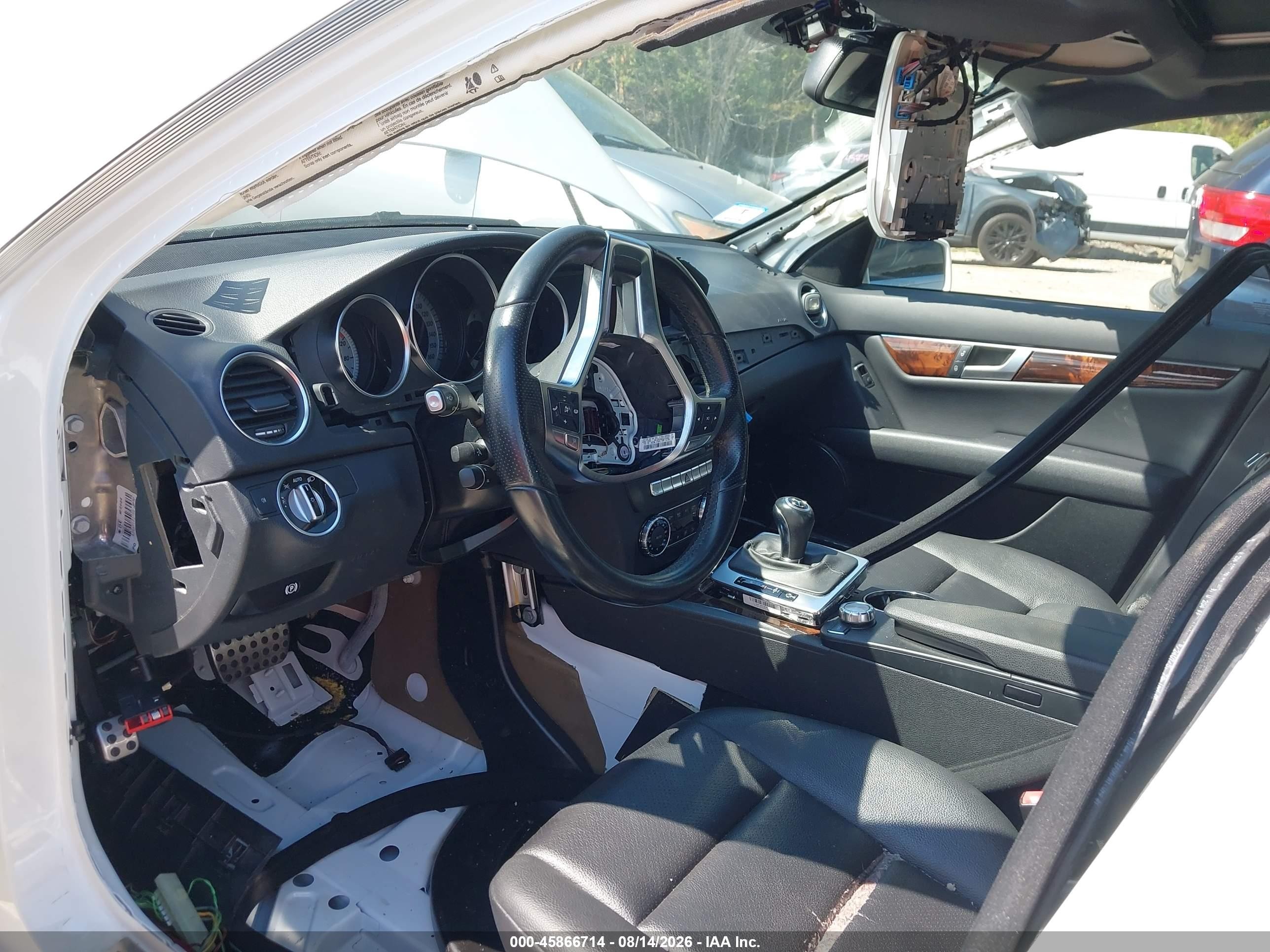 2013 Mercedes-benz C 300 Sport 4matic White vin: WDDGF8AB4DR244690