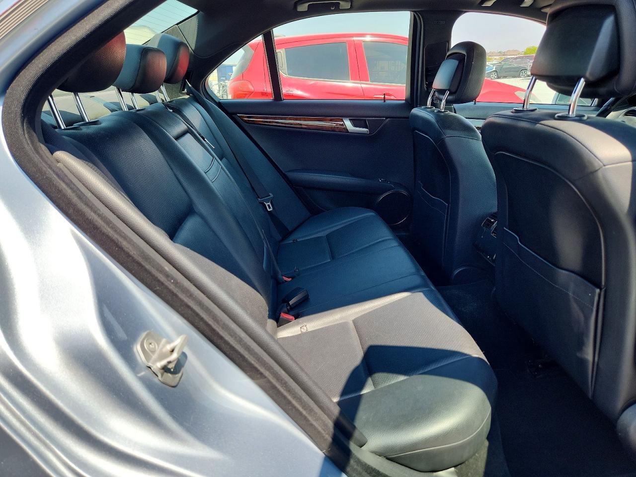 2013 Mercedes-benz C 300 4matic Silver vin: WDDGF8AB4DR251896
