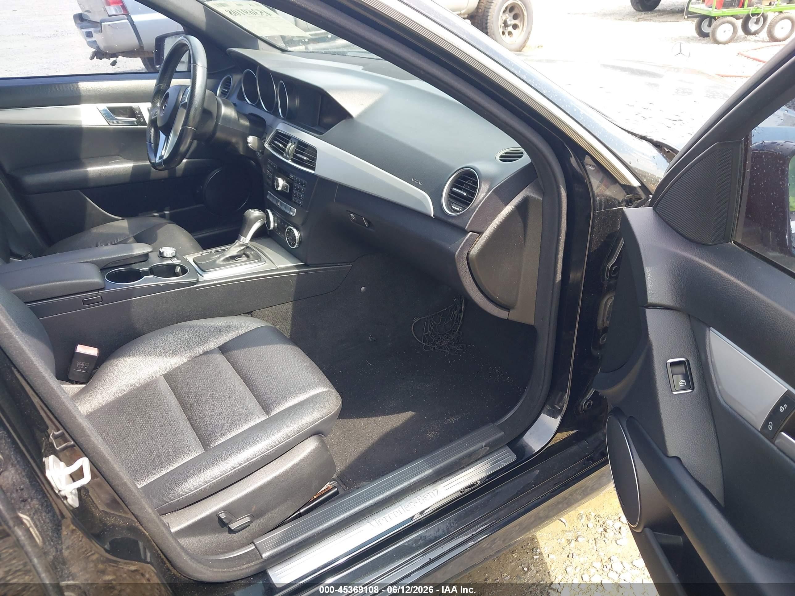 2013 Mercedes-benz C 300 Sport 4matic Black vin: WDDGF8AB4DR285532