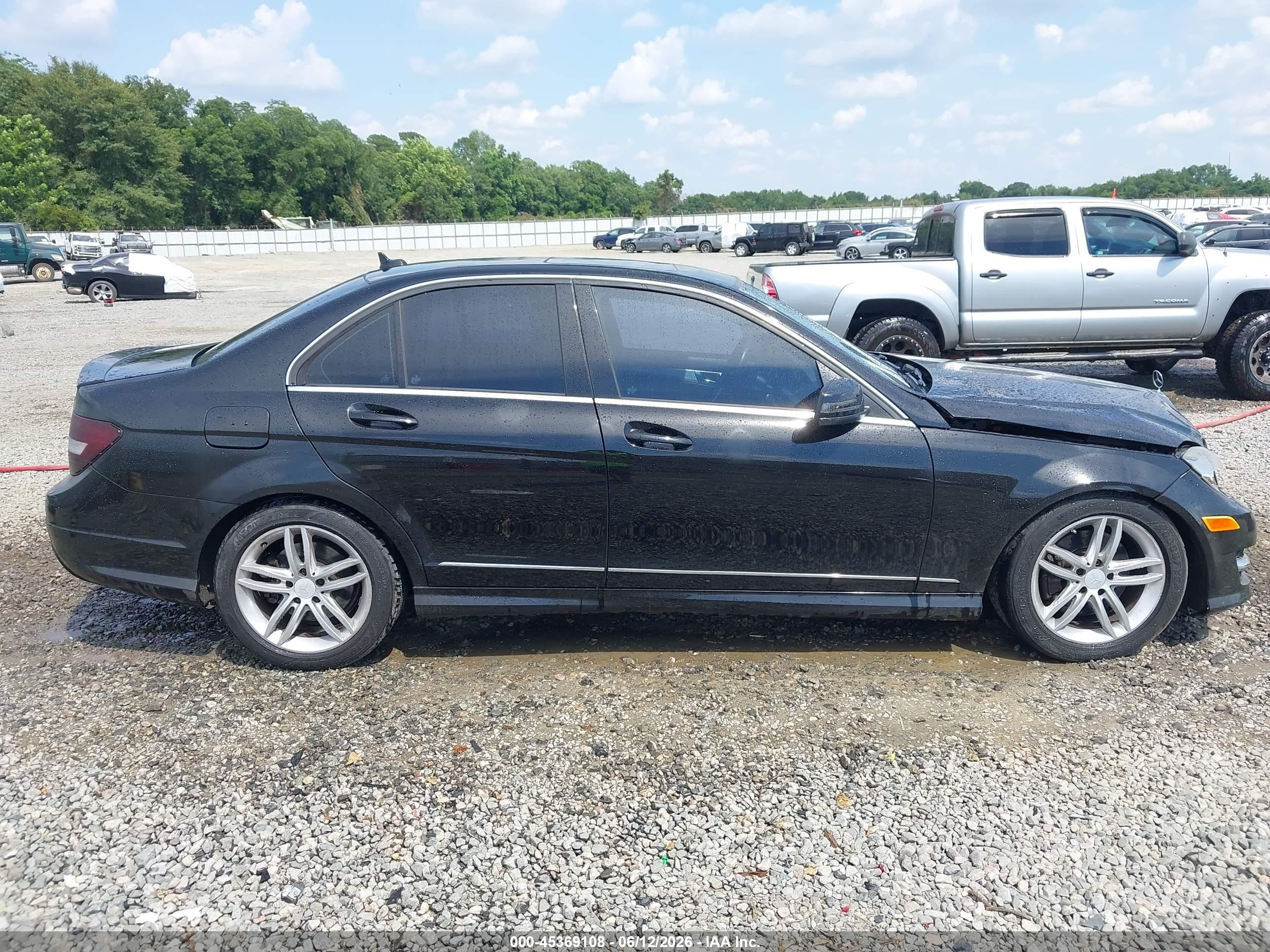 2013 Mercedes-benz C 300 Sport 4matic Black vin: WDDGF8AB4DR285532