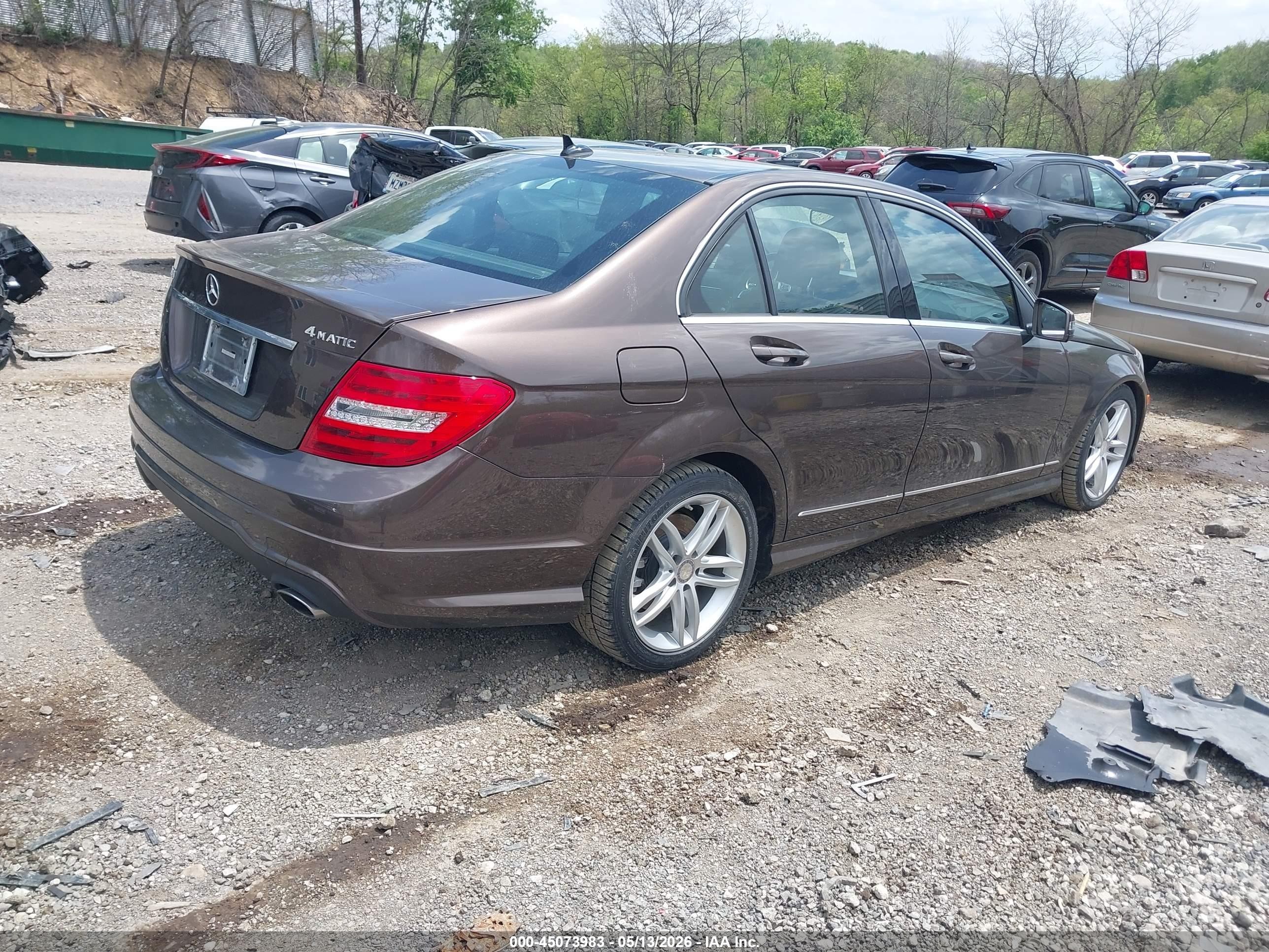 2013 Mercedes-benz C 300 Sport 4matic Beige vin: WDDGF8AB4DR288205