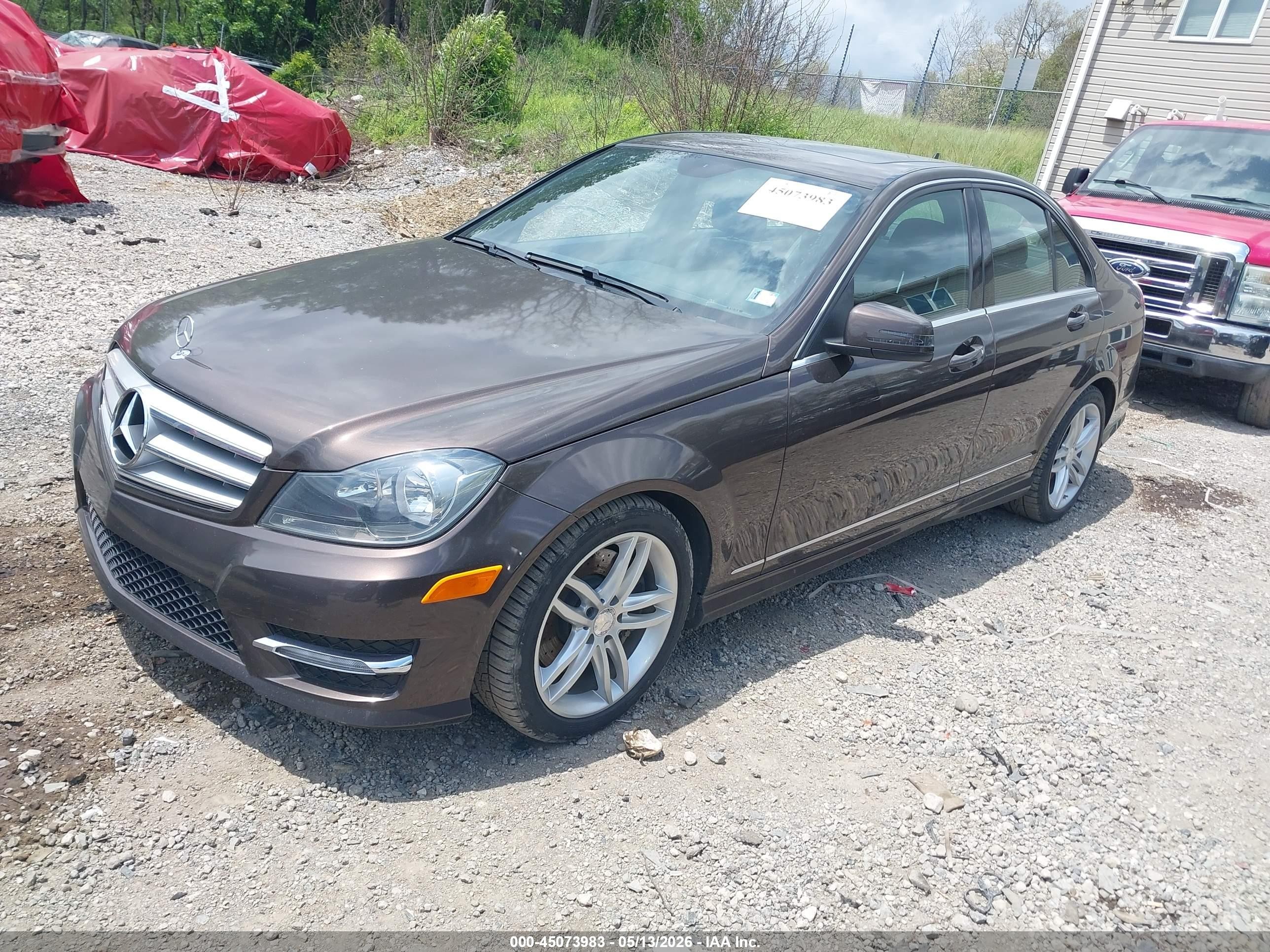 2013 Mercedes-benz C 300 Sport 4matic Beige vin: WDDGF8AB4DR288205