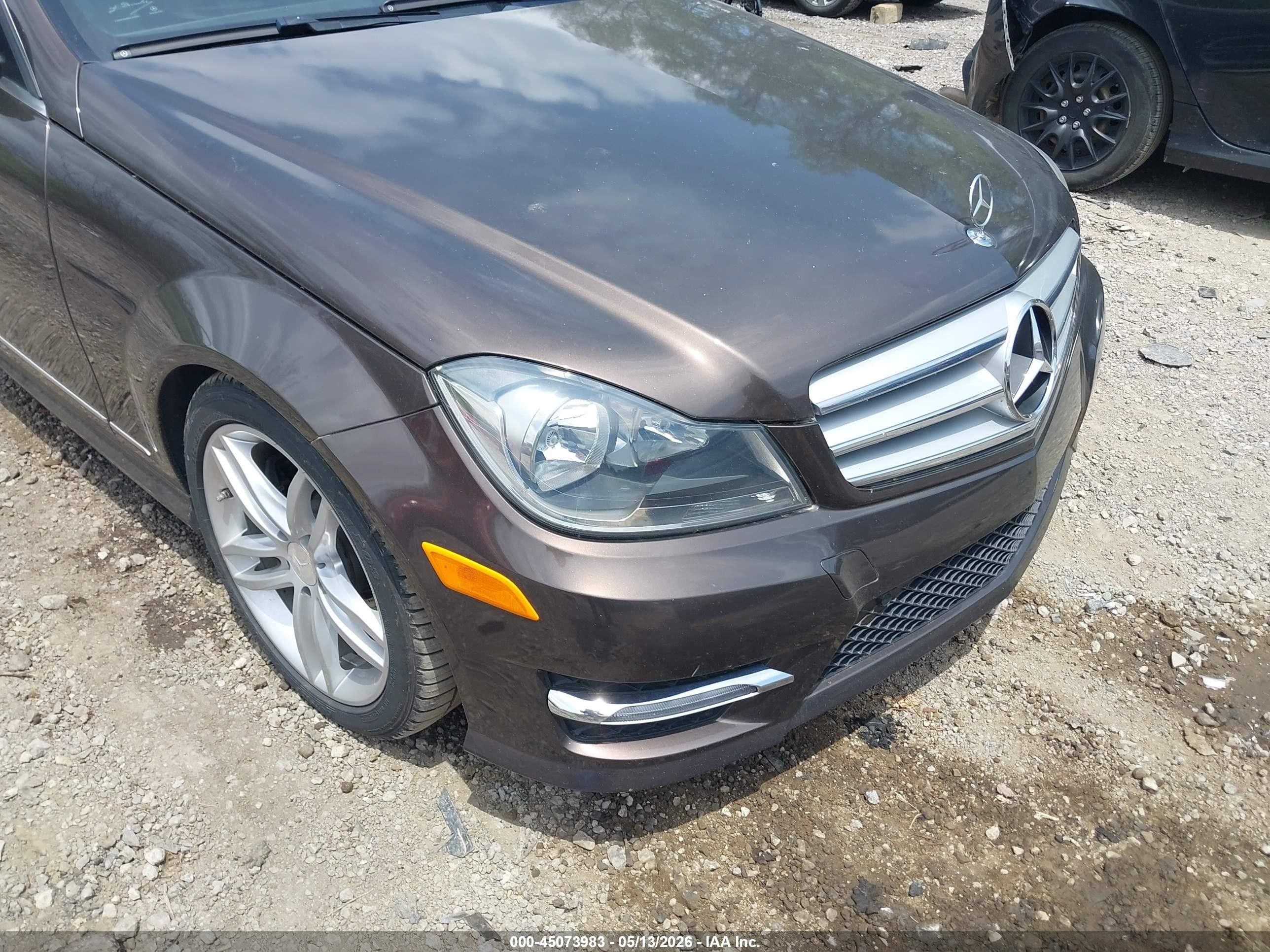 2013 Mercedes-benz C 300 Sport 4matic Beige vin: WDDGF8AB4DR288205