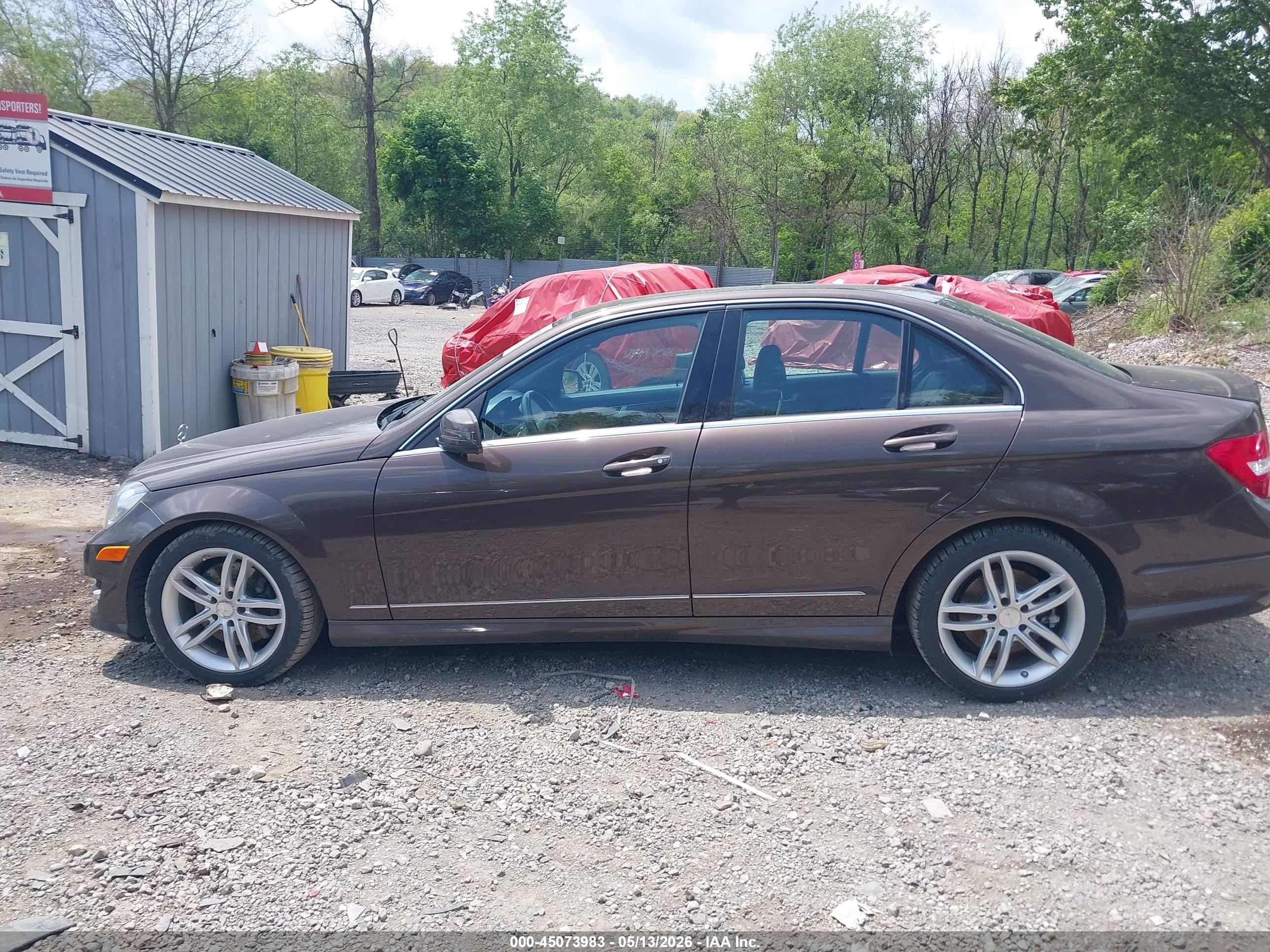 2013 Mercedes-benz C 300 Sport 4matic Beige vin: WDDGF8AB4DR288205