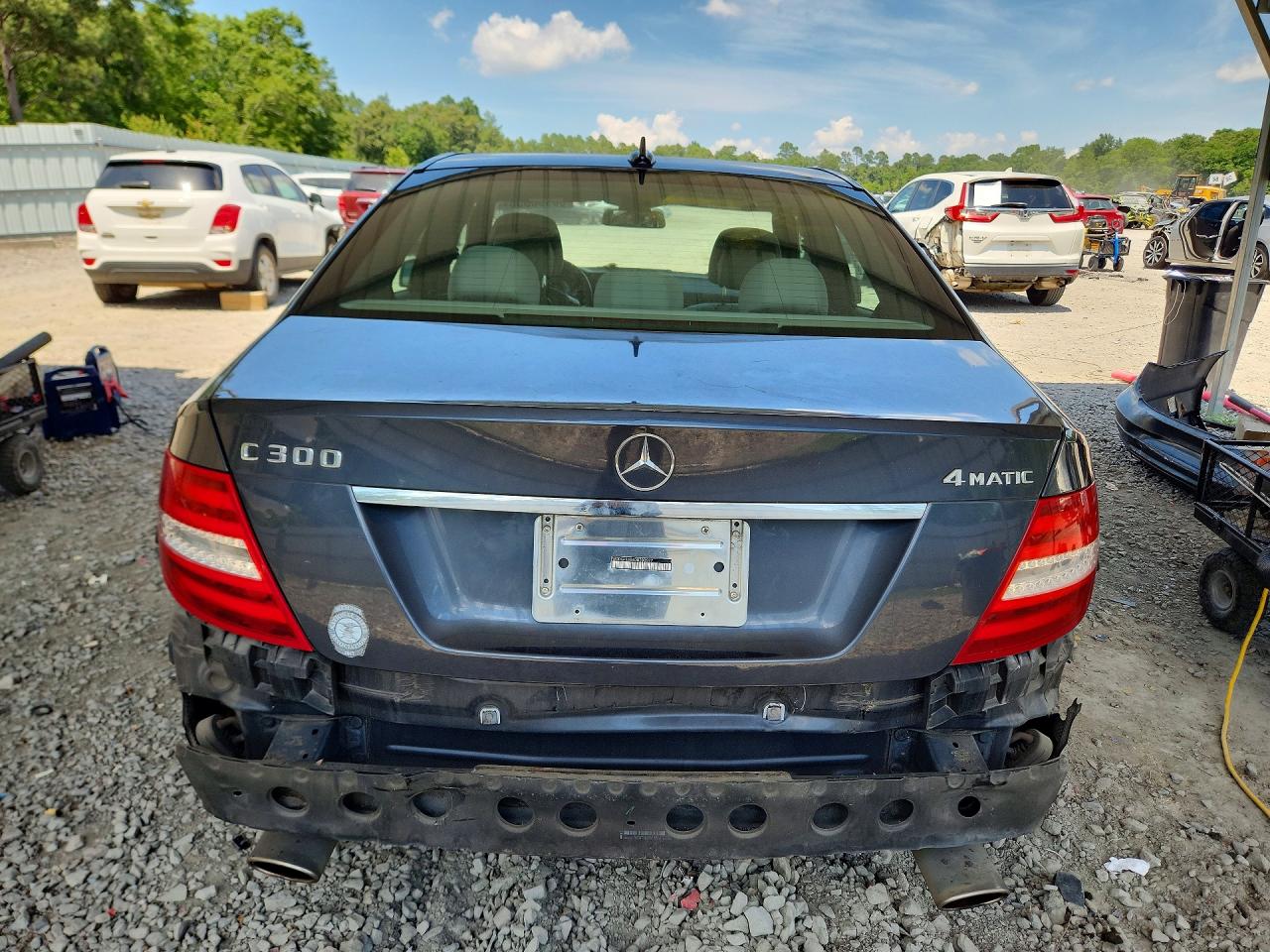 2013 Mercedes-benz C 300 4matic Charcoal vin: WDDGF8AB4DR288527